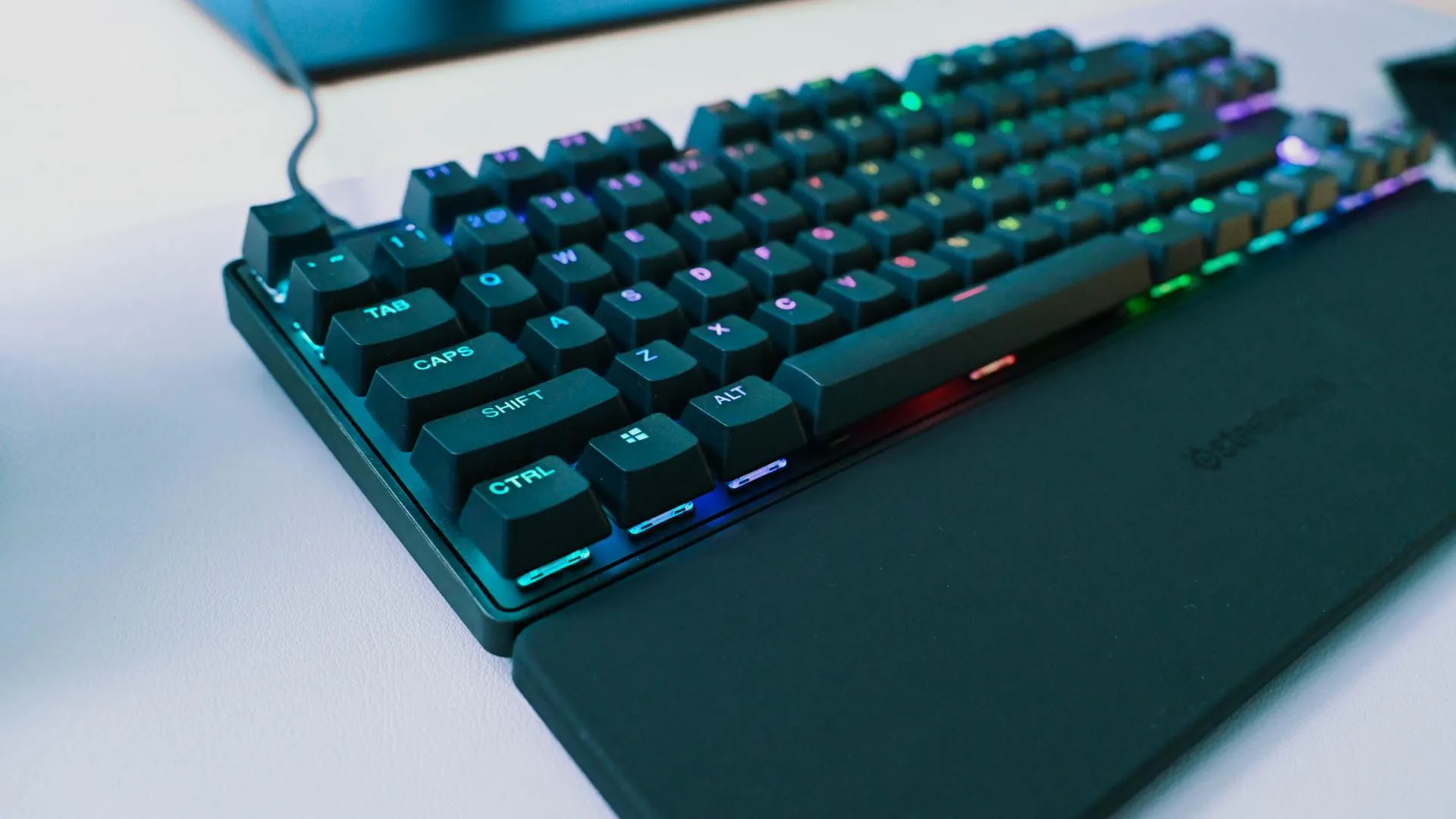 Bàn phím cơ Tenkeyless SteelSeries Apex Pro TKL