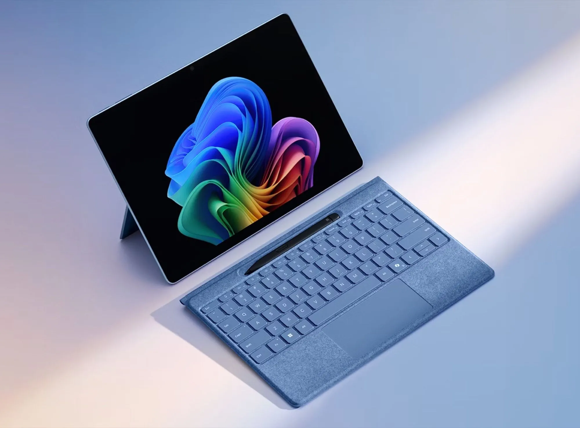 Bàn phím Surface Pro Flex màu xanh lá cây đặt trên máy tính bảng Surface Pro