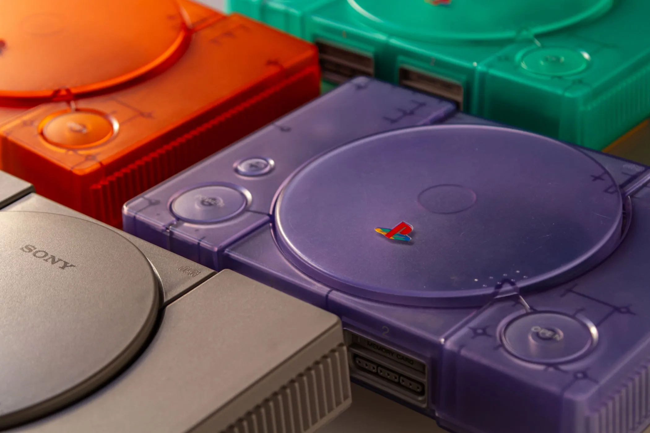 Bộ sưu tập các phiên bản console PlayStation gốc, biểu tượng kỷ nguyên 32-bit
