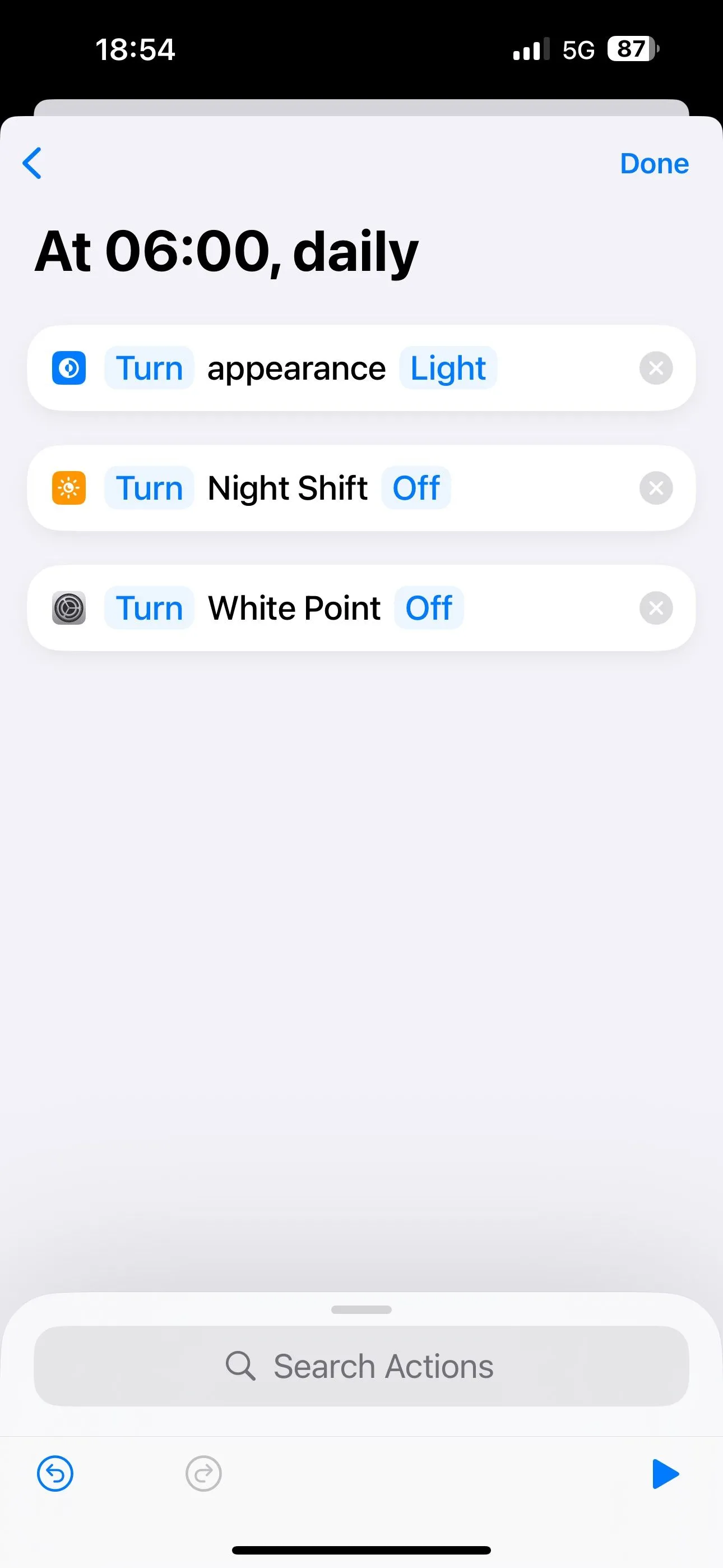 Các hành động &quot;Đặt Giao diện&quot;, &quot;Đặt Night Shift&quot; và &quot;Đặt Điểm trắng&quot; được thêm vào một tự động hóa trong ứng dụng Phím tắt iPhone, thiết lập cài đặt ban đêm tự động.