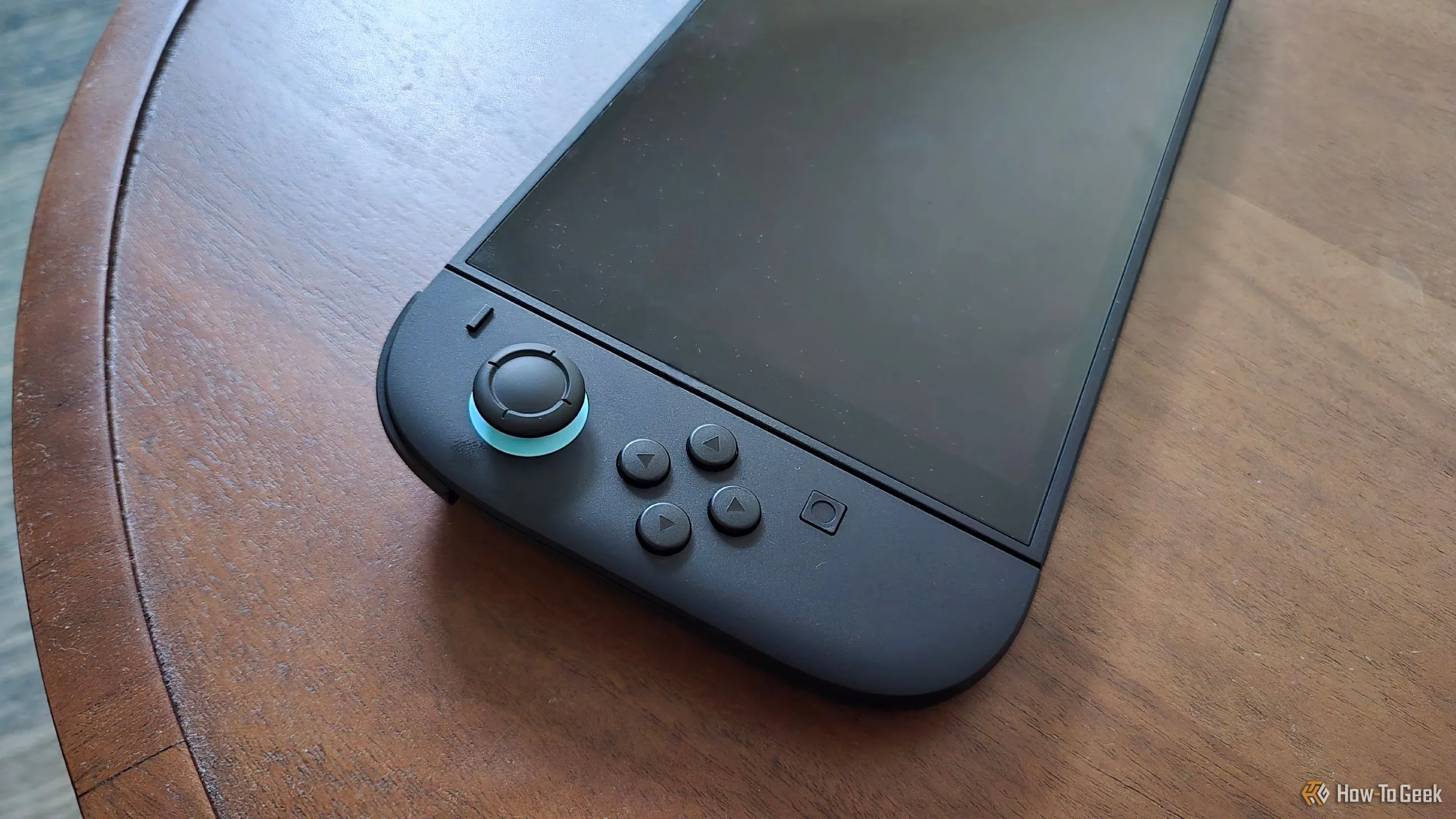 Cận cảnh Joy-Con trái của Nintendo Switch 2