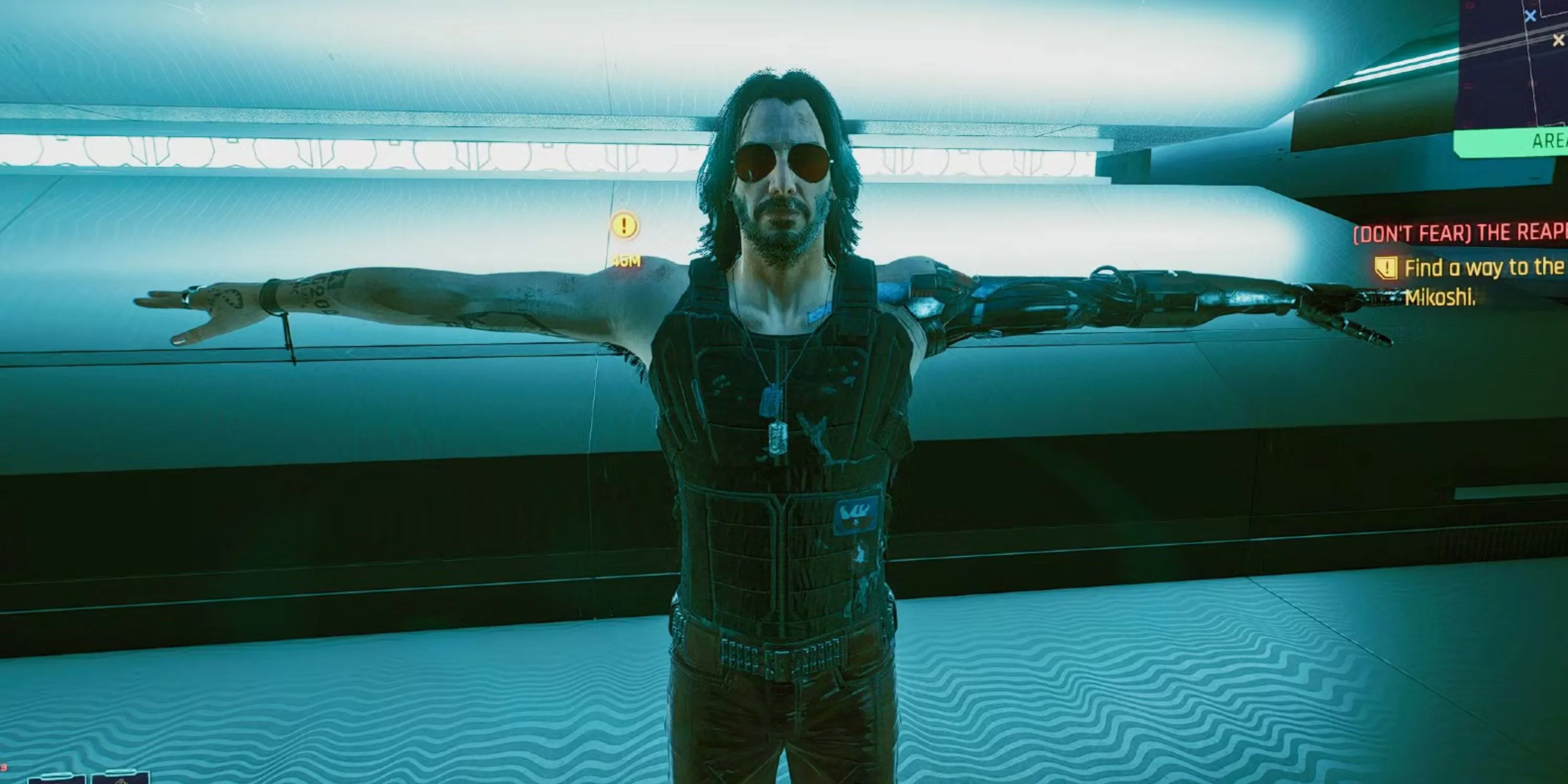 Johnny Silverhand đứng trong một cảnh Night City trong Cyberpunk 2077.