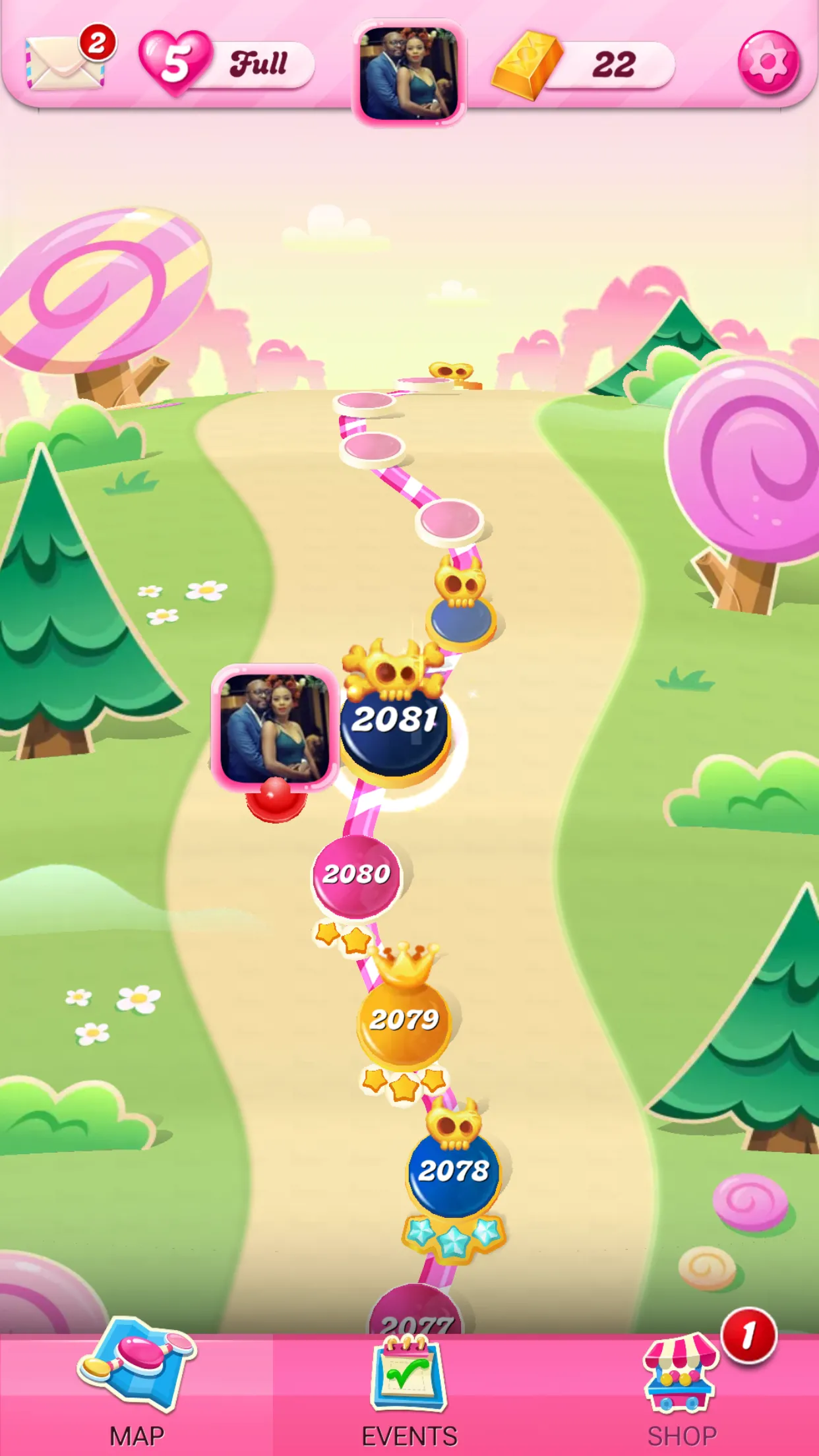 Màn hình bản đồ trong game Candy Crush Saga trên iPhone, đại diện cho các tựa game di động giải trí không đòi hỏi màn hình lớn.