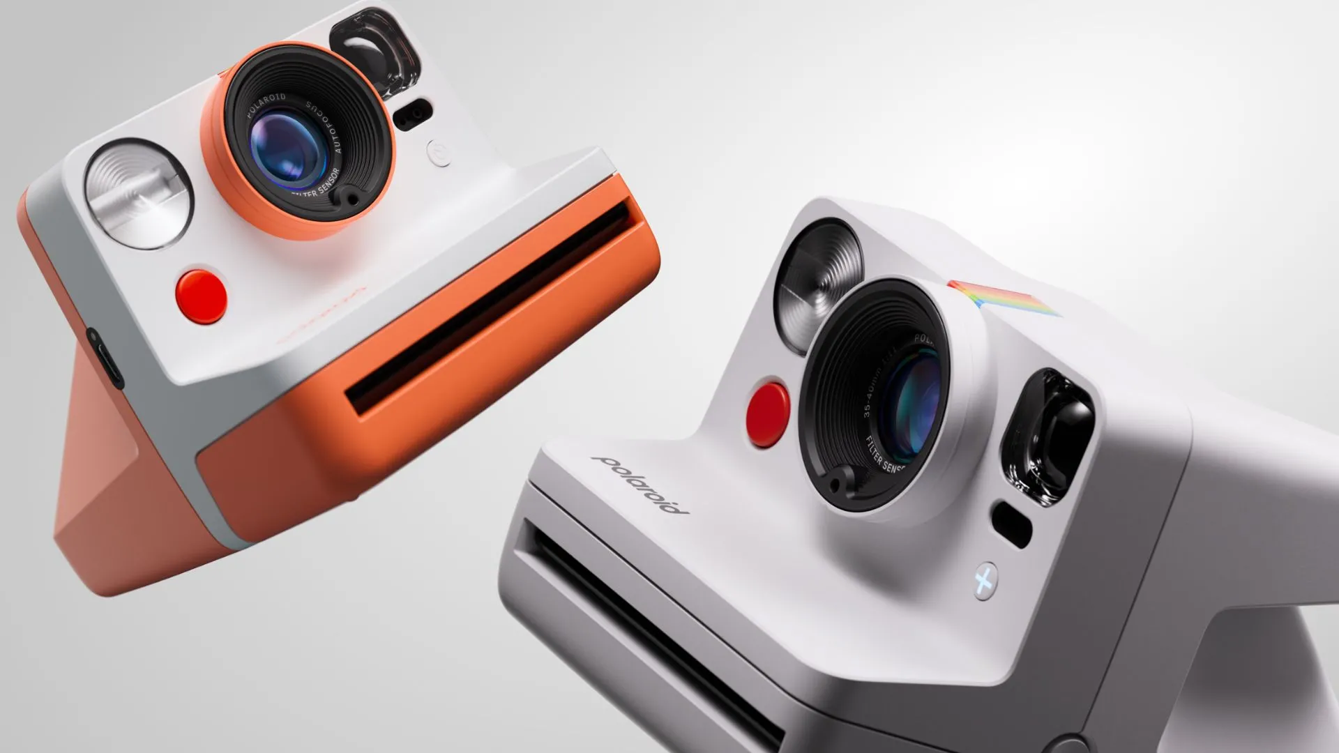 Máy ảnh Polaroid Now màu trắng đen với ảnh chụp lấy liền
