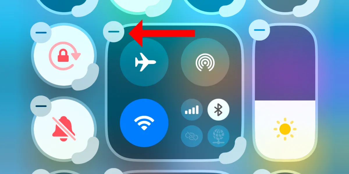 Nút trừ để xóa nhóm điều khiển trong Control Center iOS 18