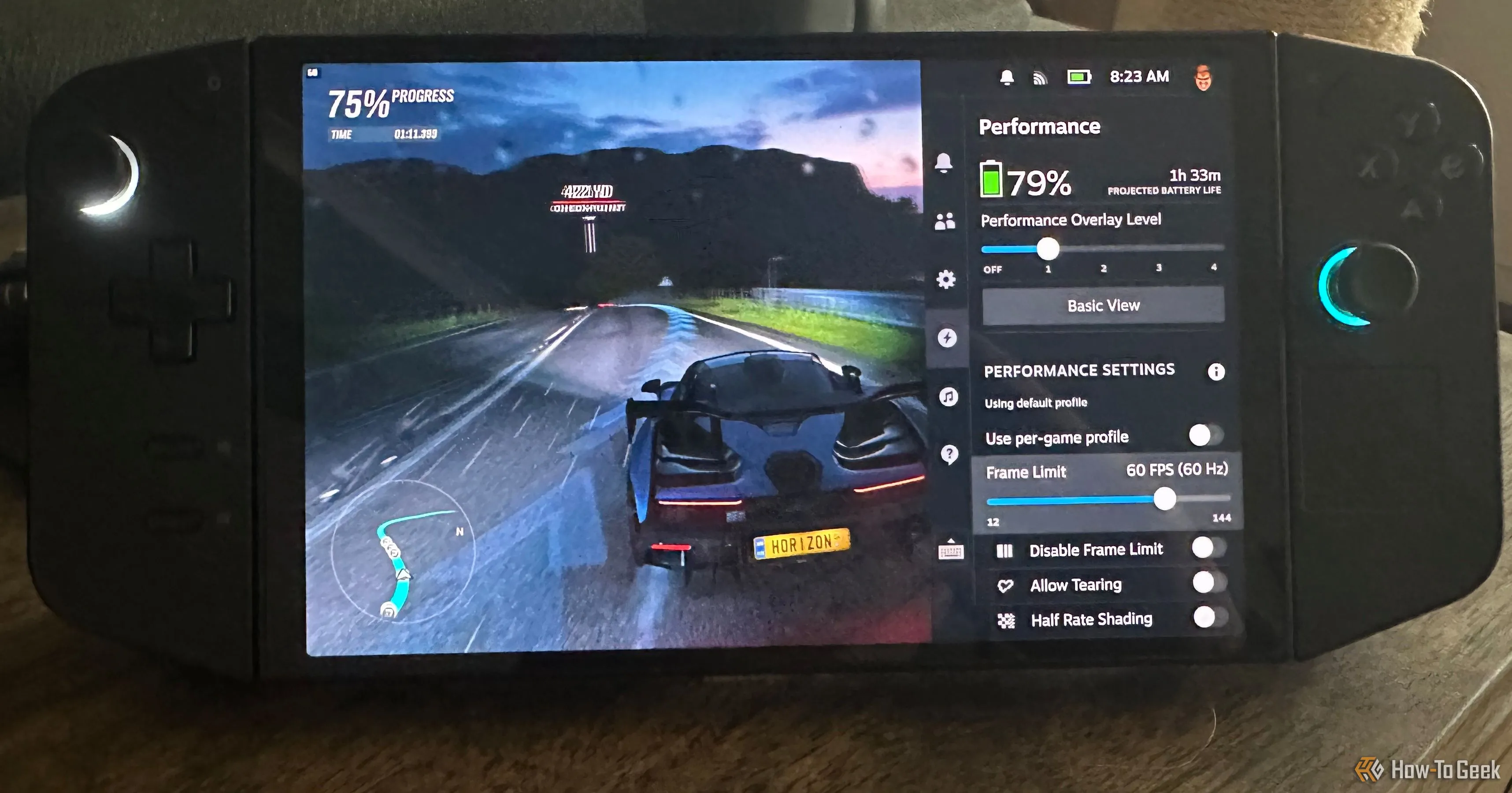 Thiết bị chơi game Lenovo Legion Go đang chạy SteamOS, hiển thị thời lượng pin được tối ưu tốt hơn so với Windows.