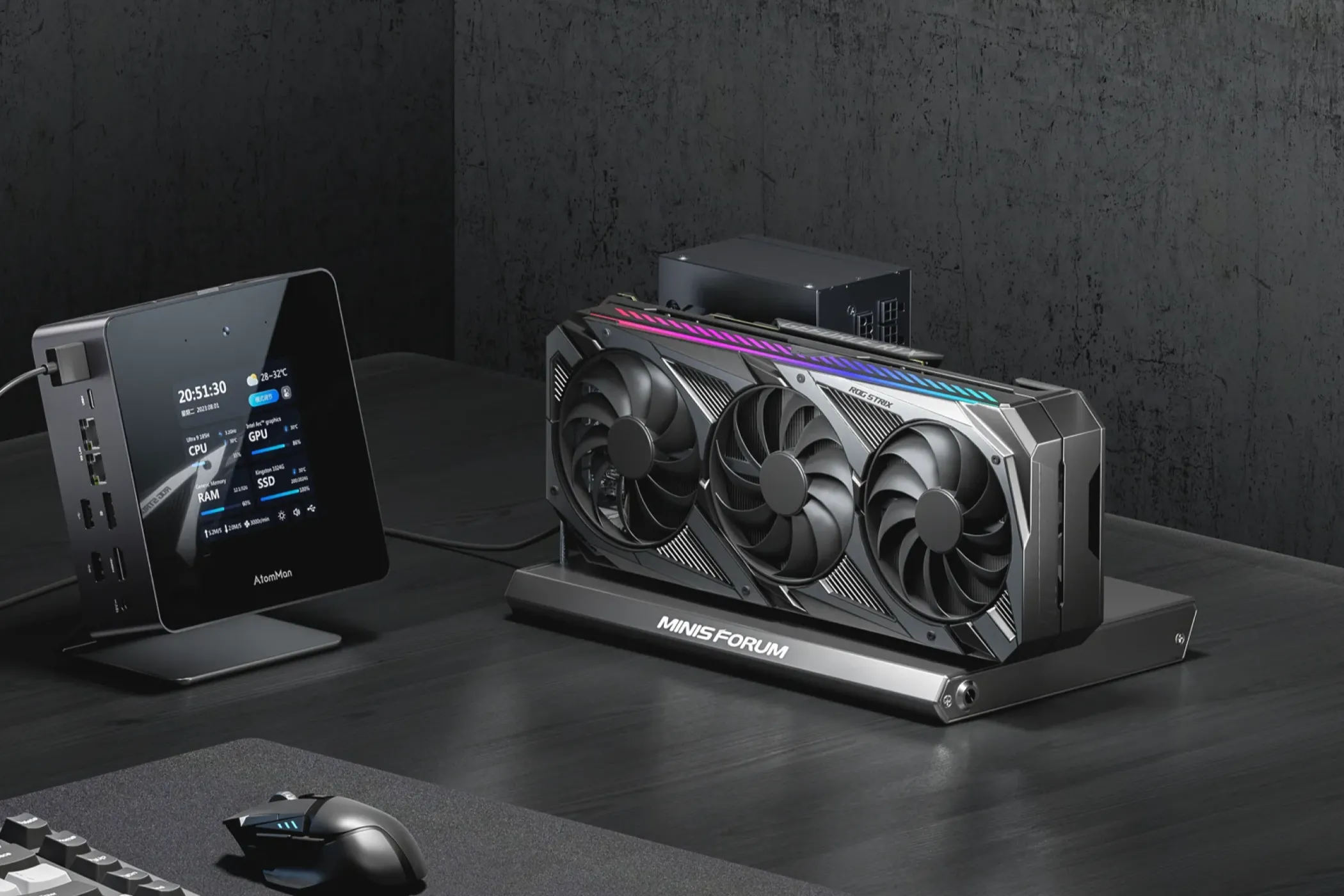 Thiết bị Minisforum DEG1 lắp GPU và PSU, kết nối với mini PC