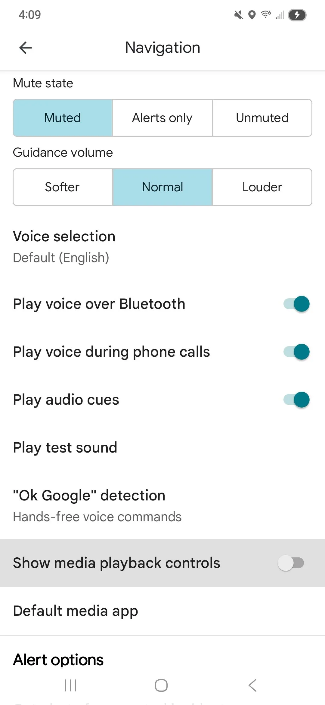 Ảnh chụp màn hình Google Maps hiển thị màn hình điều hướng mà không có điều khiển phát nhạc, thể hiện lỗi tính năng.