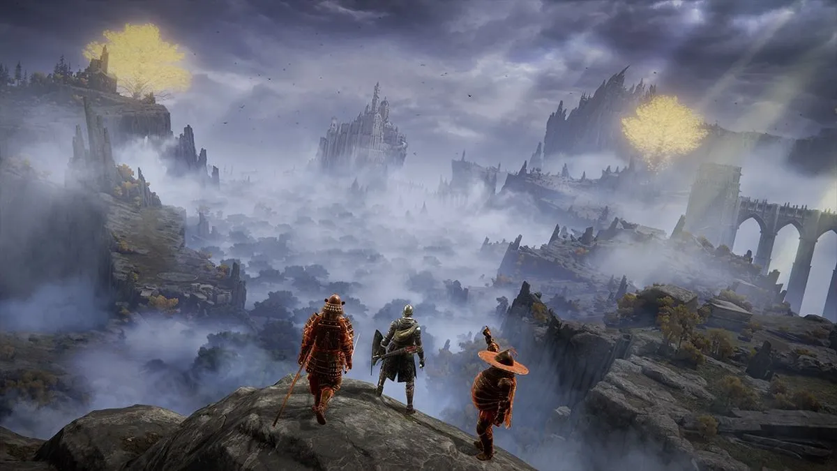 Ba chiến binh trong thế giới Elden Ring đứng trên vách đá, một tựa game Soulslike điển hình đòi hỏi nắm vững i-frames và hitbox để sinh tồn.