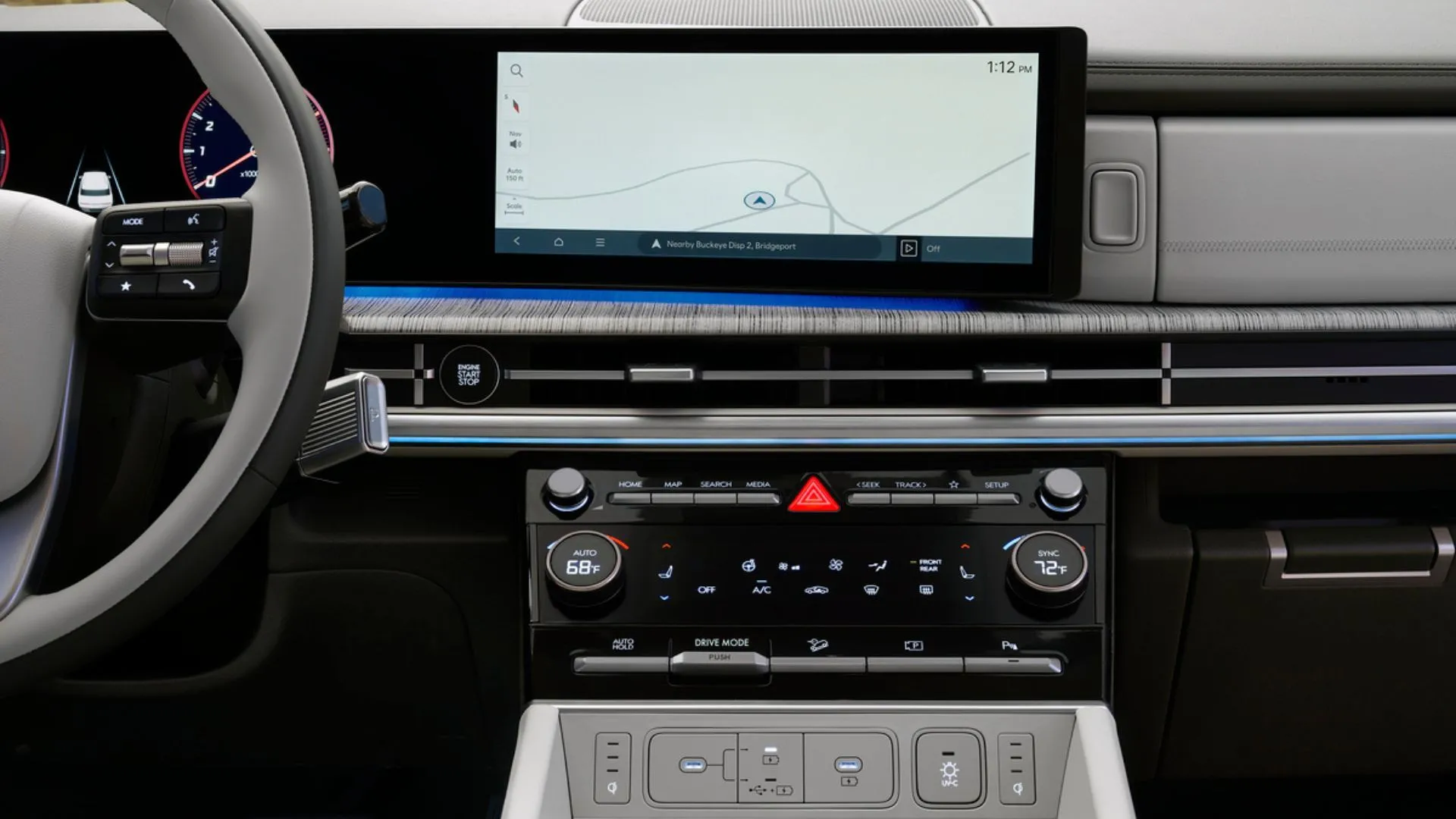 Bảng điều khiển hiện đại của Hyundai Santa Fe Hybrid 2025 với màn hình giải trí lớn và các nút điều khiển tiện lợi.