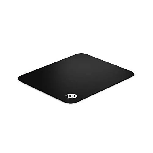 Bề mặt tấm lót chuột gaming SteelSeries QcK cứng, được thiết kế cho độ chính xác và ma sát tối thiểu.