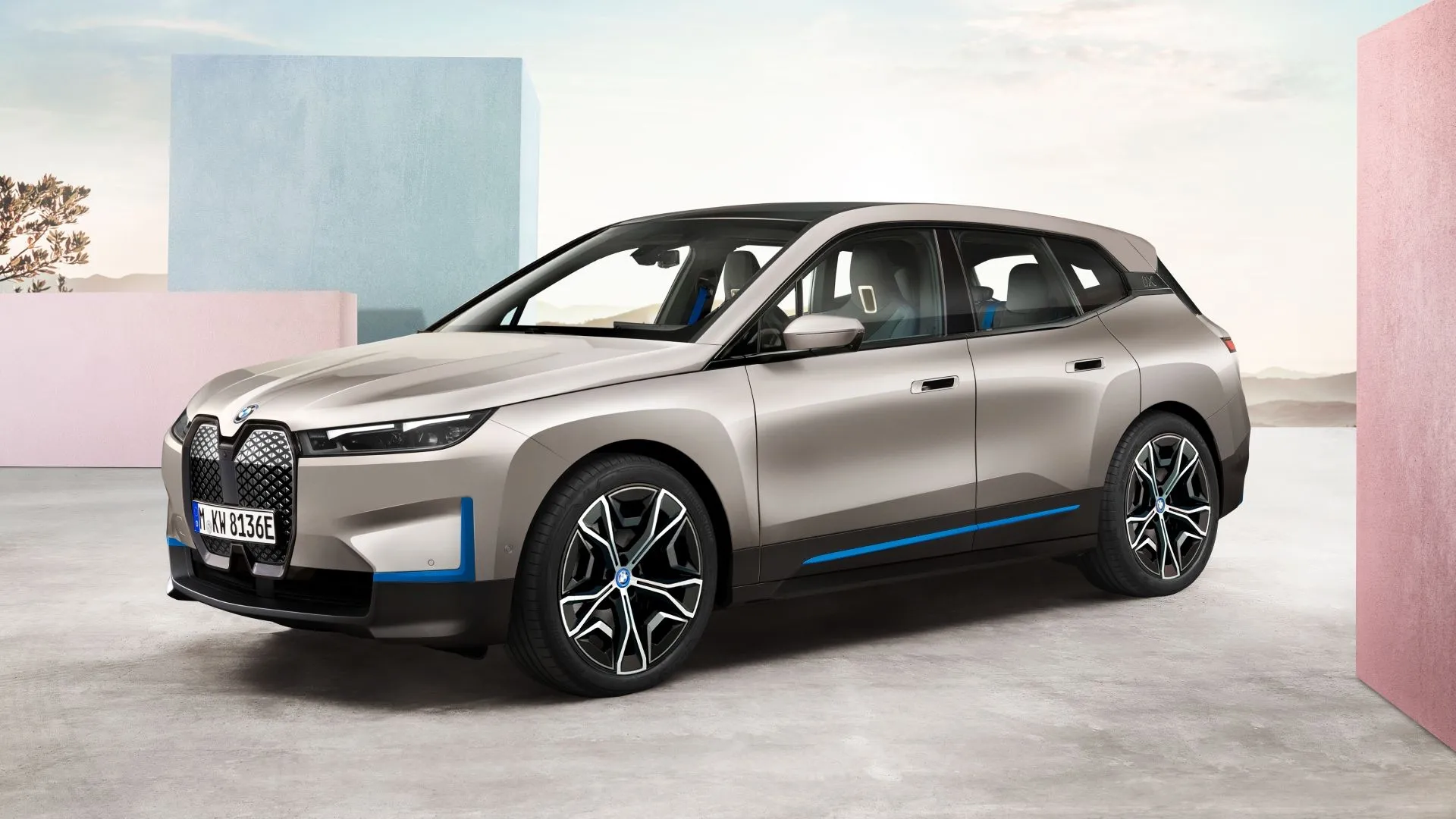 BMW iX 2024, một mẫu SUV điện cao cấp của BMW, tích hợp công nghệ lái tự hành và bền vững.