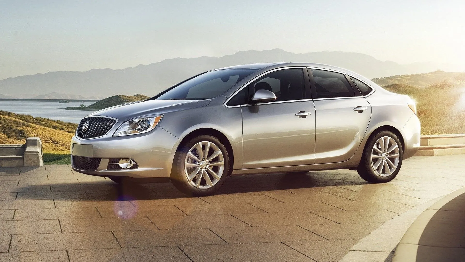 Buick Verano 2012 sang trọng, xe sedan Mỹ cũ đáng tin cậy