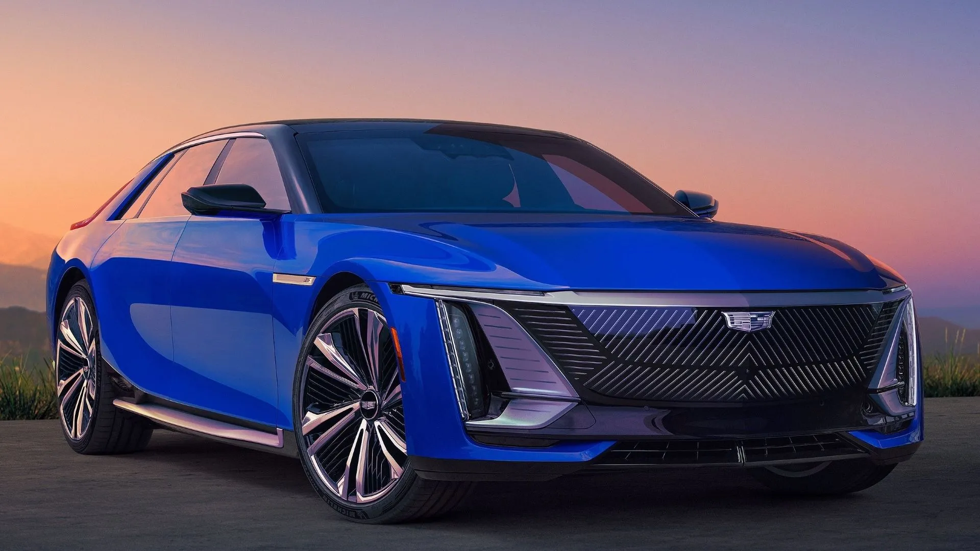 Cadillac Celestiq 2024 nhìn từ góc 3/4 phía trước, mẫu sedan siêu sang trọng tùy chỉnh, có tiềm năng cải thiện tầm hoạt động với công nghệ pin thể rắn.