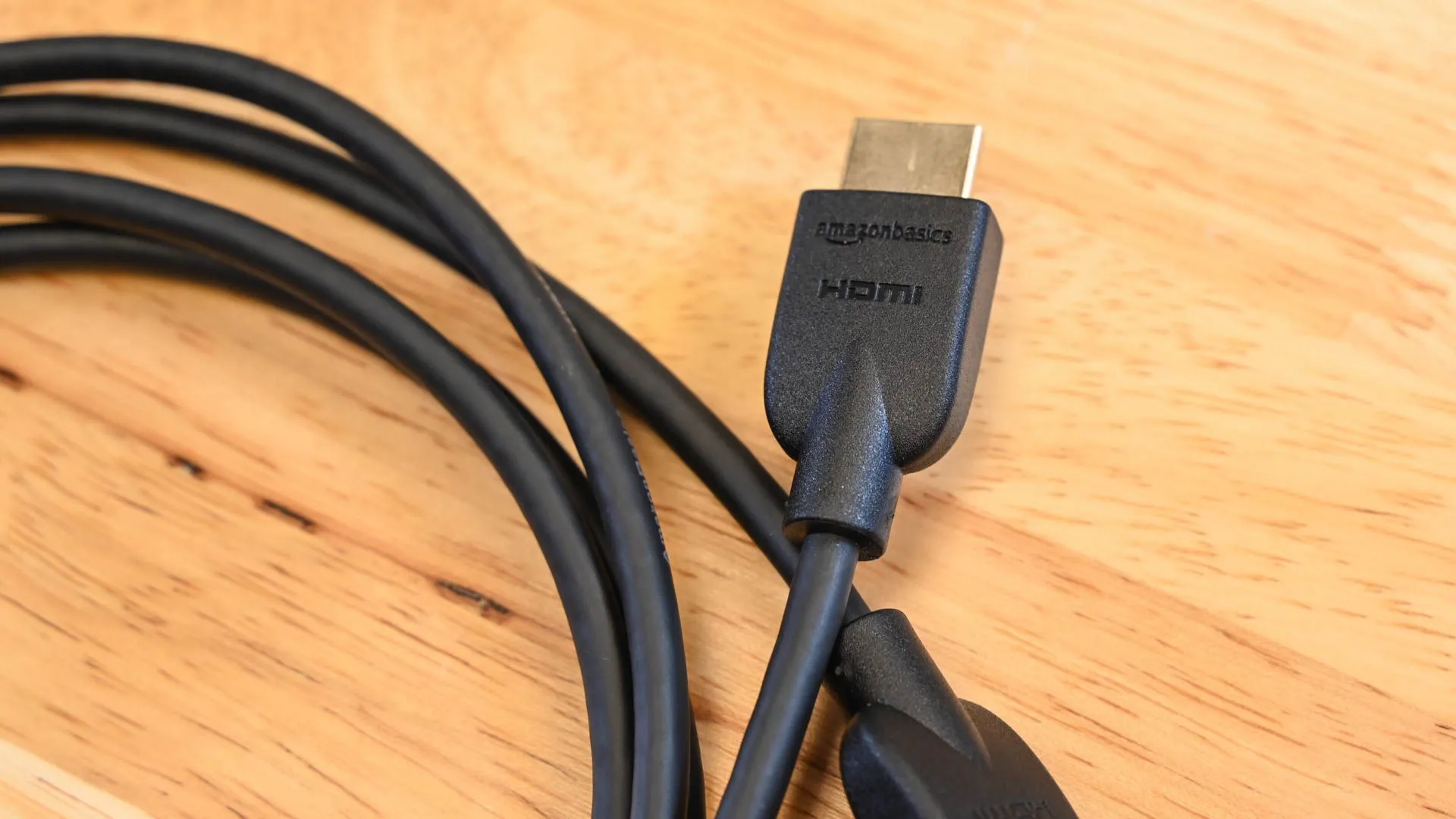 Cáp HDMI tốc độ cao của Amazon Basics