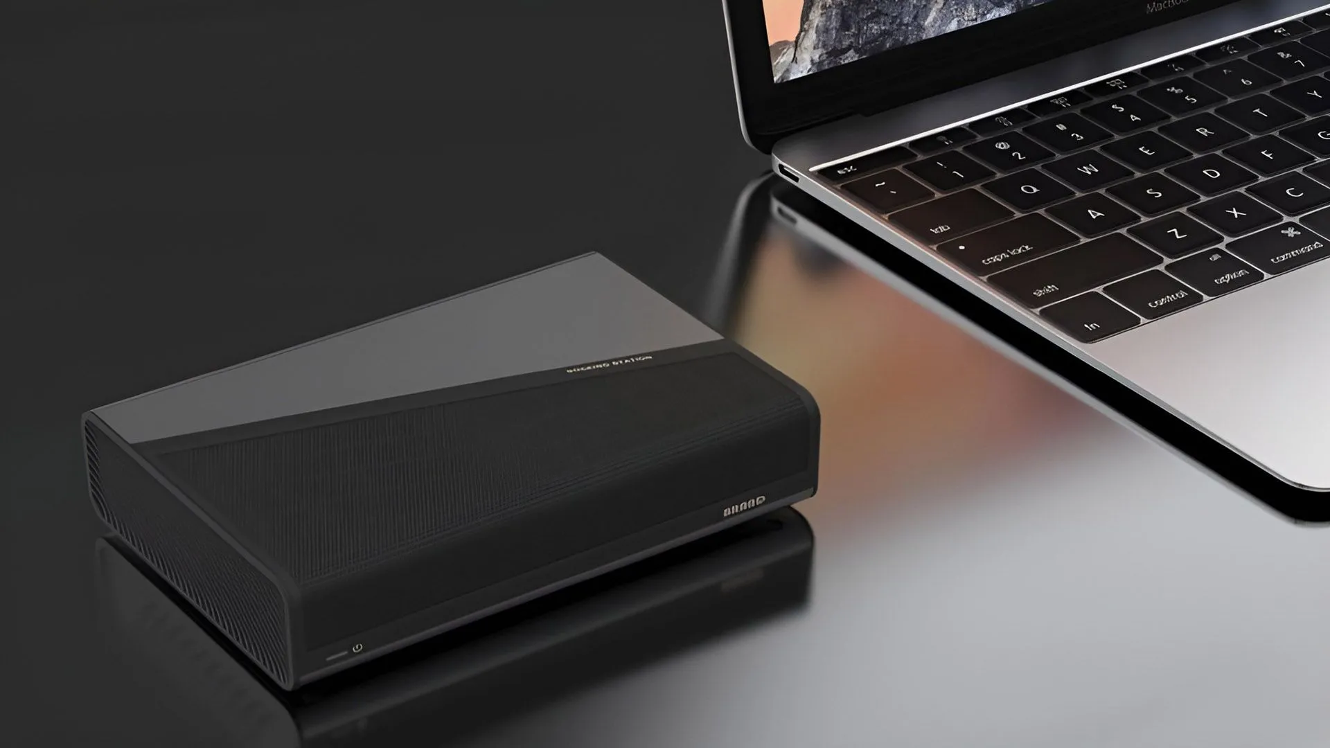 Card đồ họa rời ngoài mini GMK AD-GP1 nhỏ gọn, giúp tăng cường hiệu năng đồ họa cho laptop