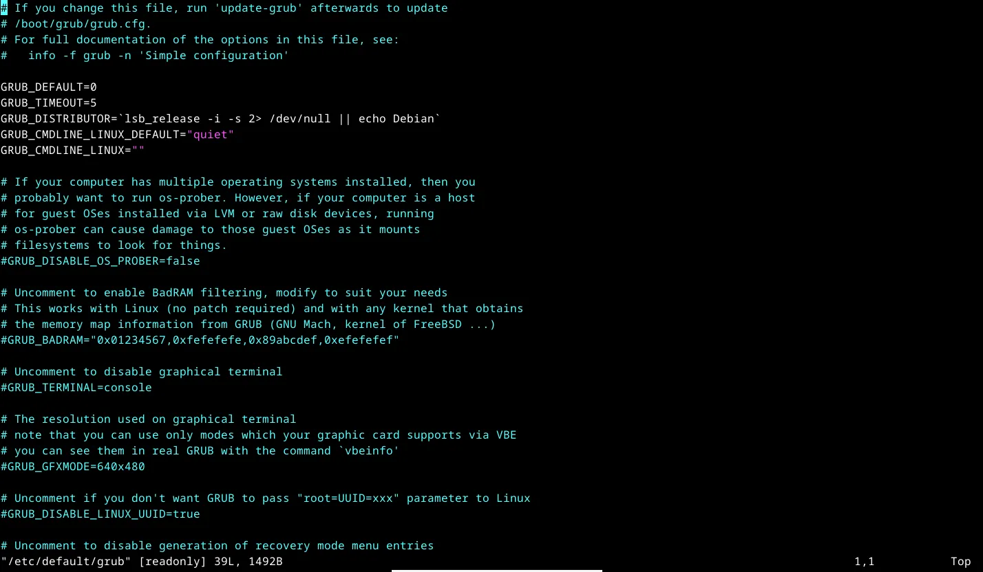 File cấu hình /etc/default/grub đang mở trong trình soạn thảo Vim, hiển thị các tùy chọn cấu hình của bootloader GRUB.
