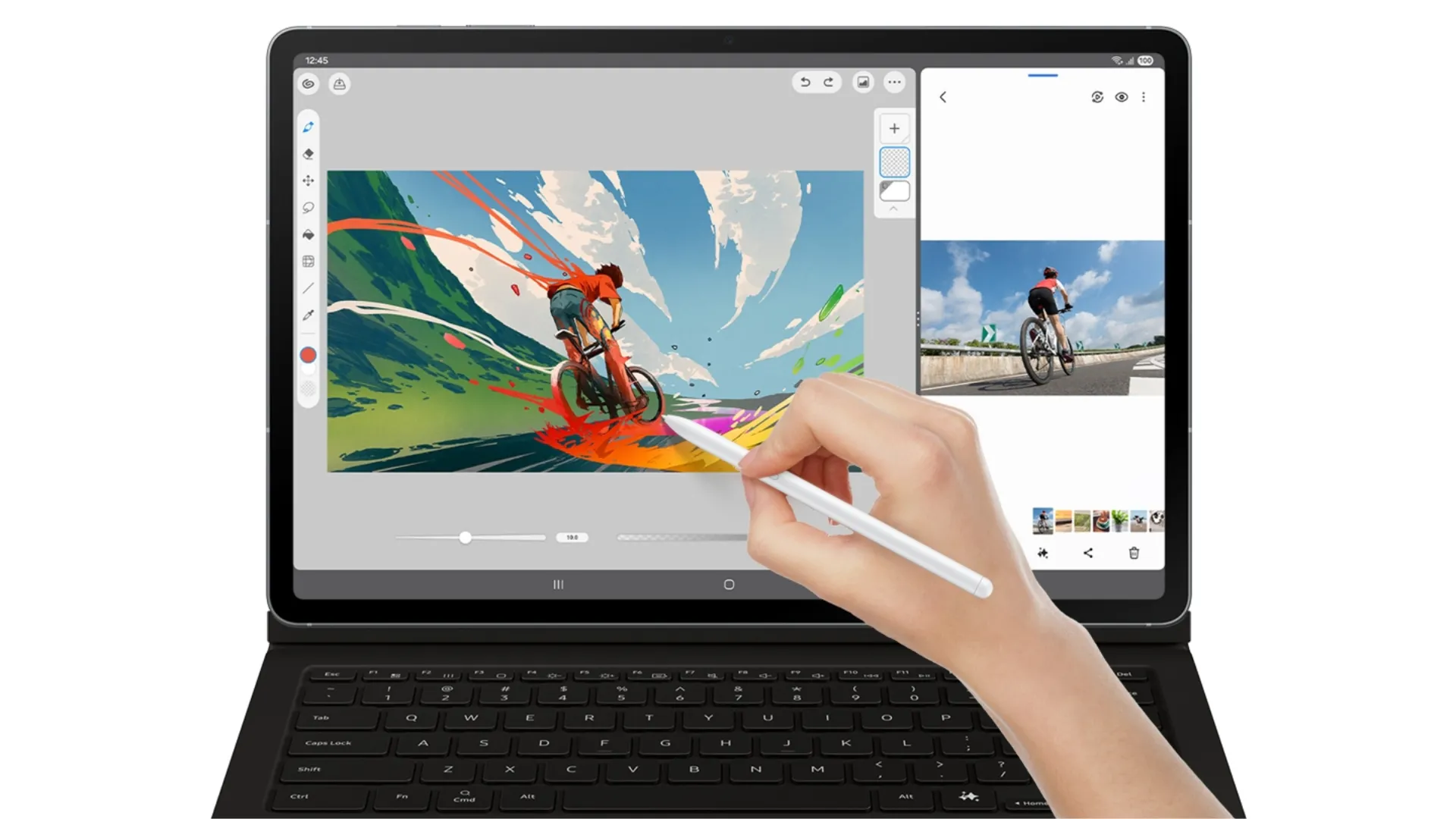 Galaxy Tab S10 FE với bàn phím gắn ngoài và S Pen trên tay