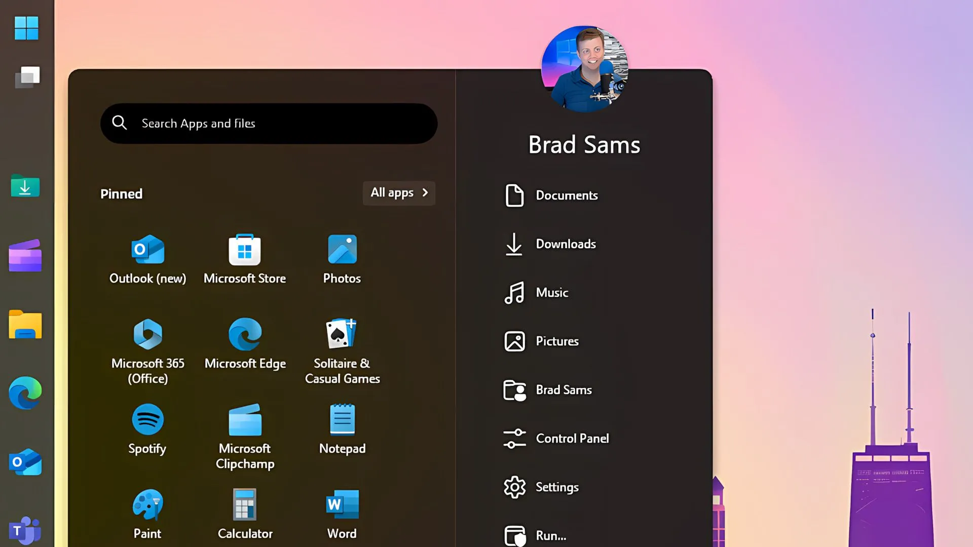 Giao diện Windows 11 với thanh tác vụ dọc được tùy chỉnh bằng phần mềm Start11, cải thiện khả năng linh hoạt