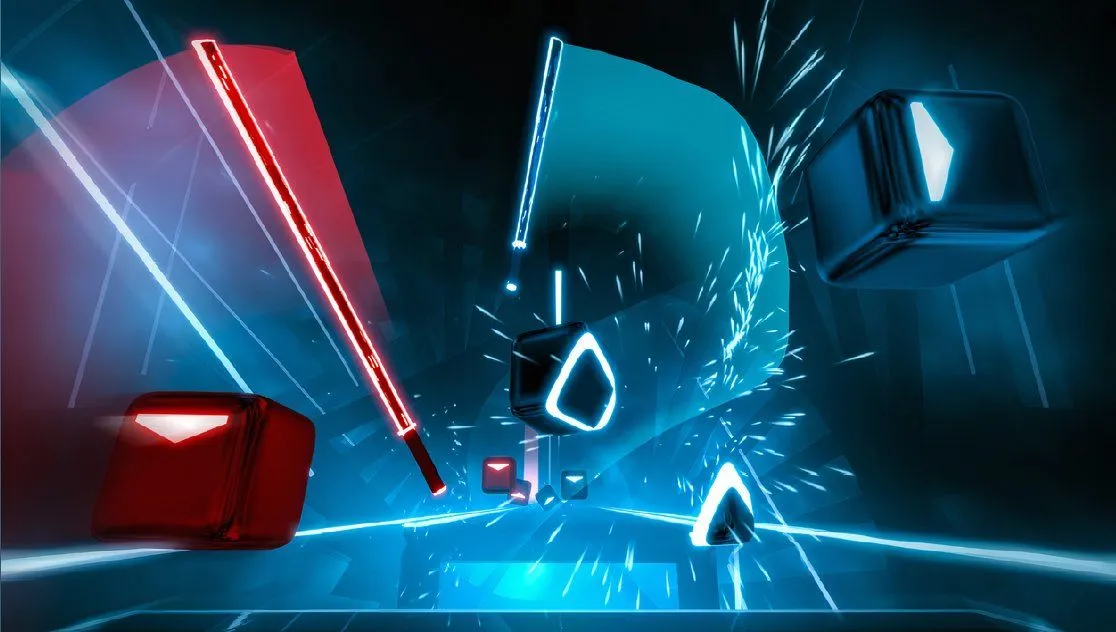 Hai thanh kiếm ánh sáng màu đỏ và xanh cắt xuyên qua các khối bay theo nhịp điệu trong game Beat Saber.