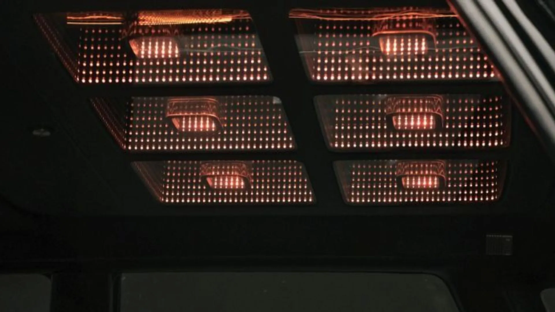 Hệ thống đèn Parametric Pixel hiện đại trên Hyundai Grandeur Heritage Series