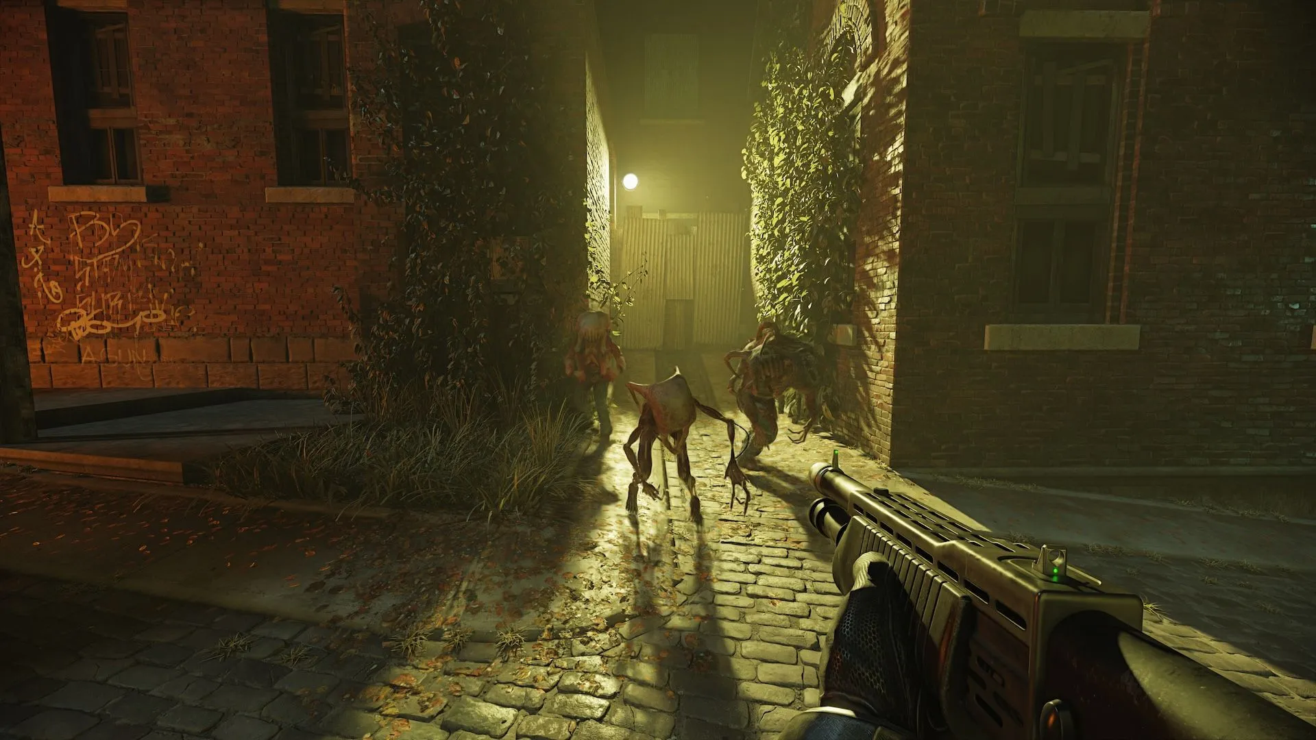 Hình ảnh so sánh Half-Life 2 với RTX Remix, cho thấy sự khác biệt rõ rệt về đồ họa khi bật RTX.