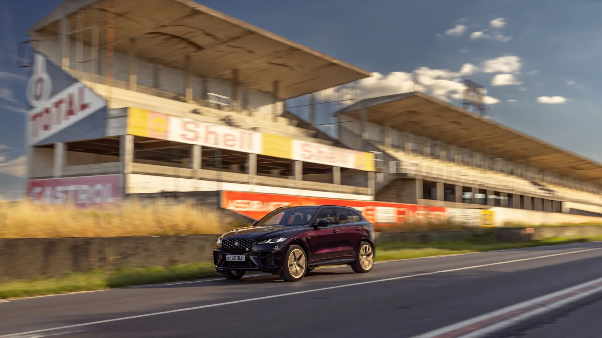 Jaguar F-Pace SVR Edition 1988, biểu tượng hiệu suất cao của dòng SUV