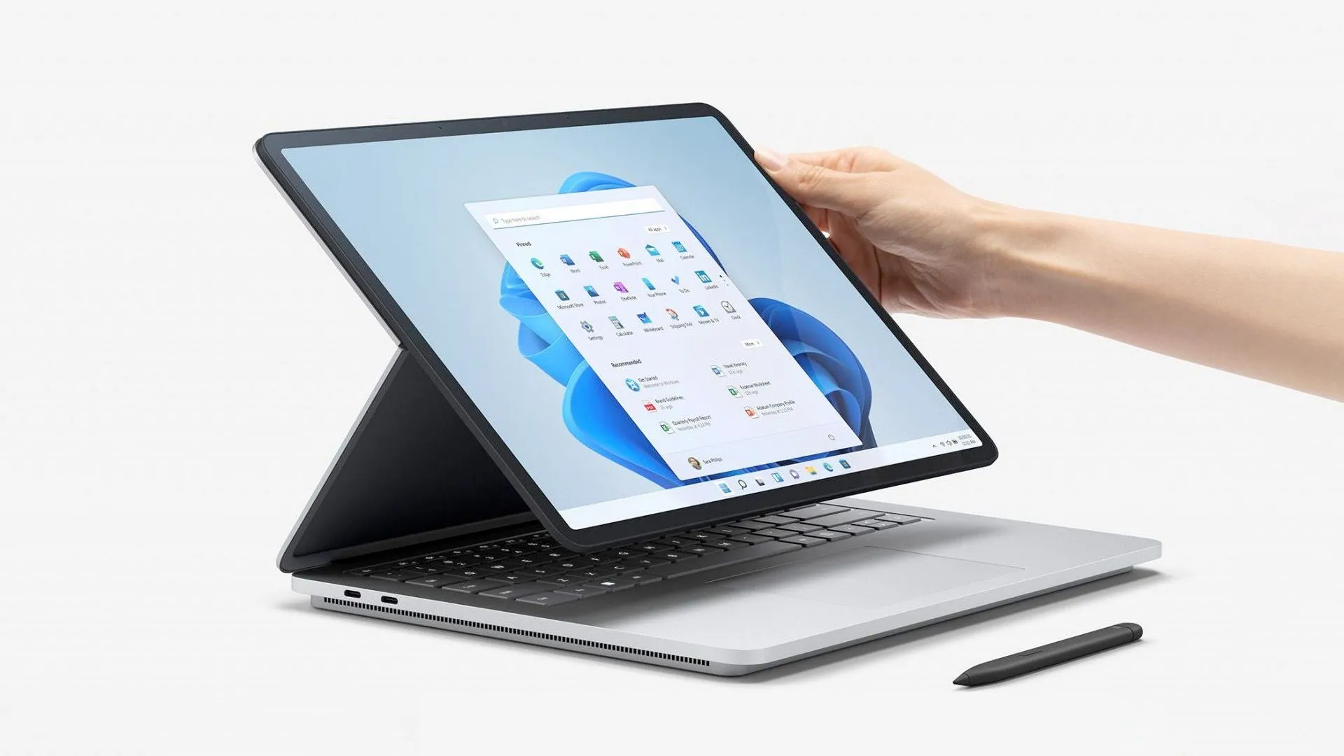 Laptop Microsoft Surface Laptop Studio với màn hình có thể gập và xoay linh hoạt, phục vụ đa dạng nhu cầu làm việc và sáng tạo.