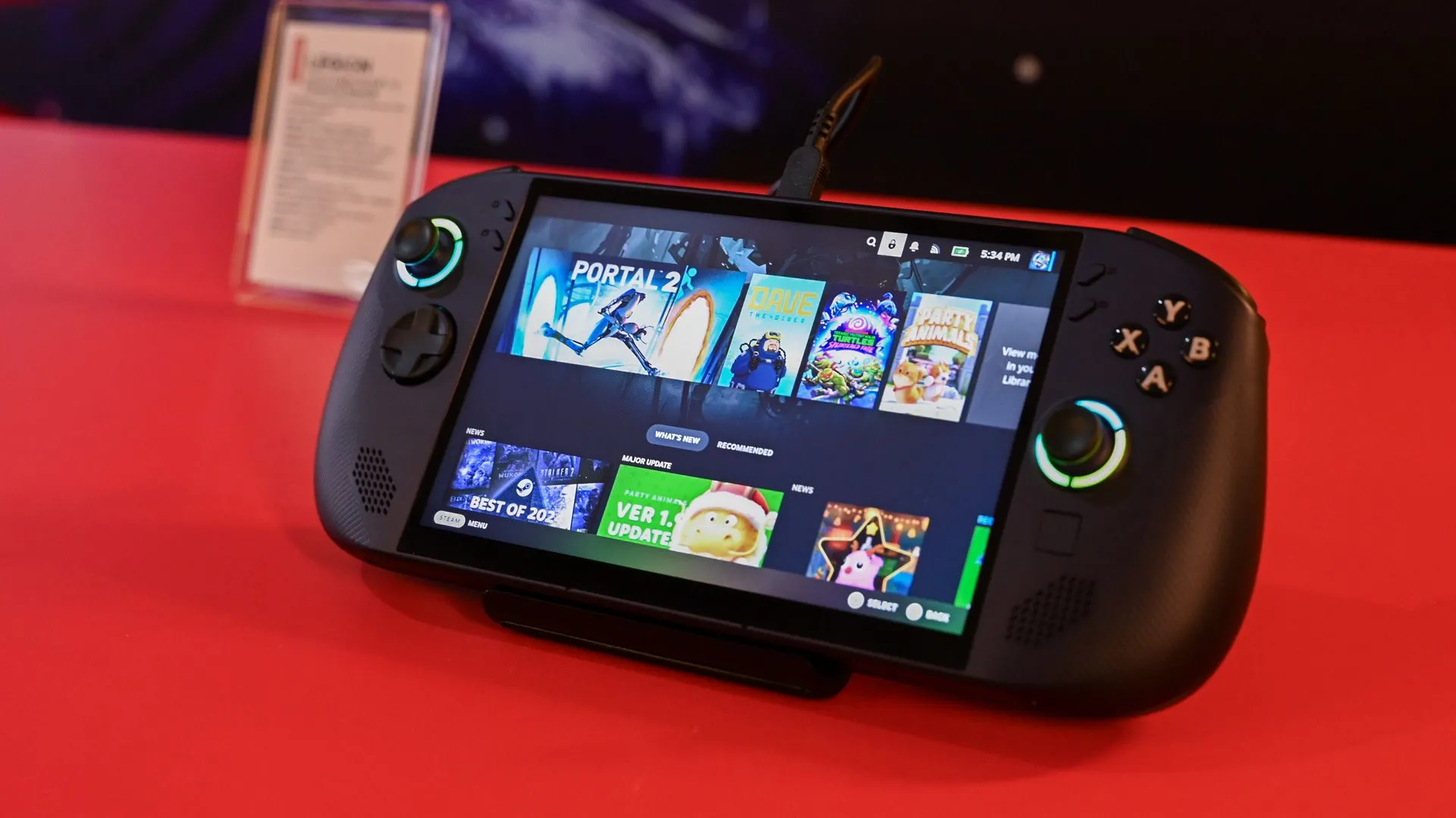 Lenovo Legion Go chạy SteamOS tại CES 2025, cho thấy tiềm năng của hệ điều hành này