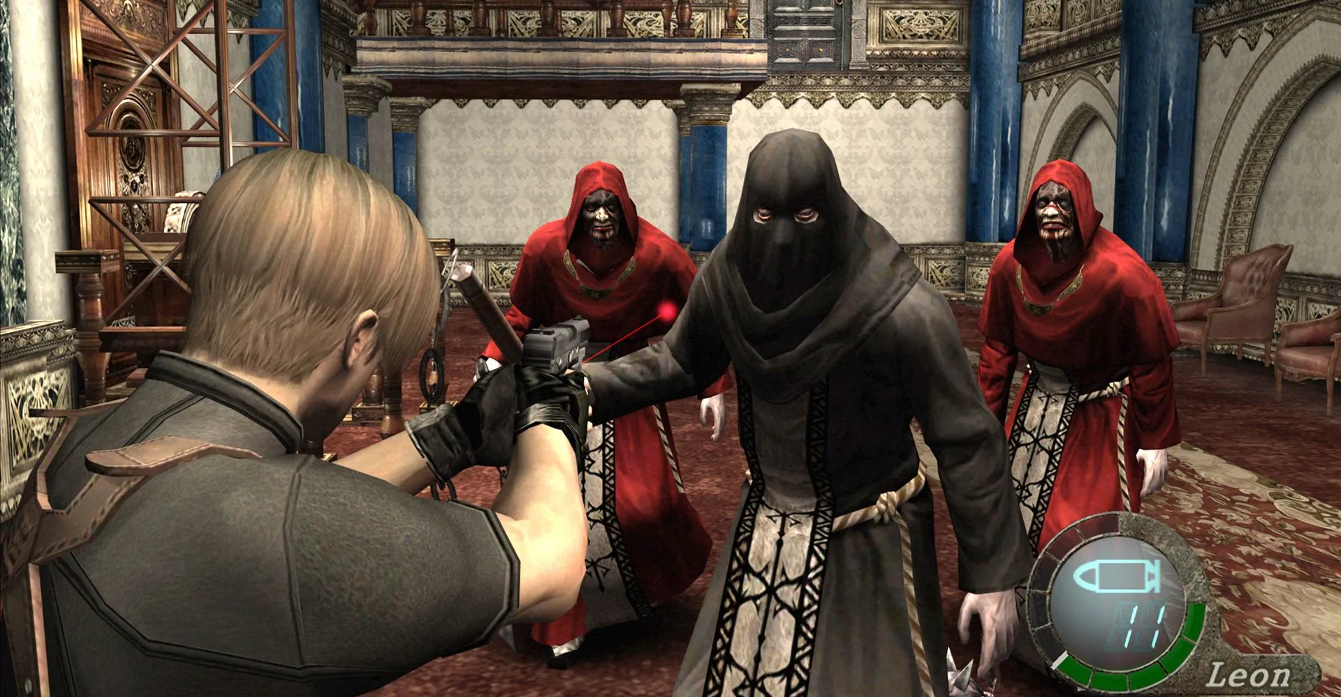 Leon S. Kennedy đối đầu với những kẻ thờ cúng trong Resident Evil 4 (phiên bản 2005), thể hiện yếu tố hành động đặc trưng.