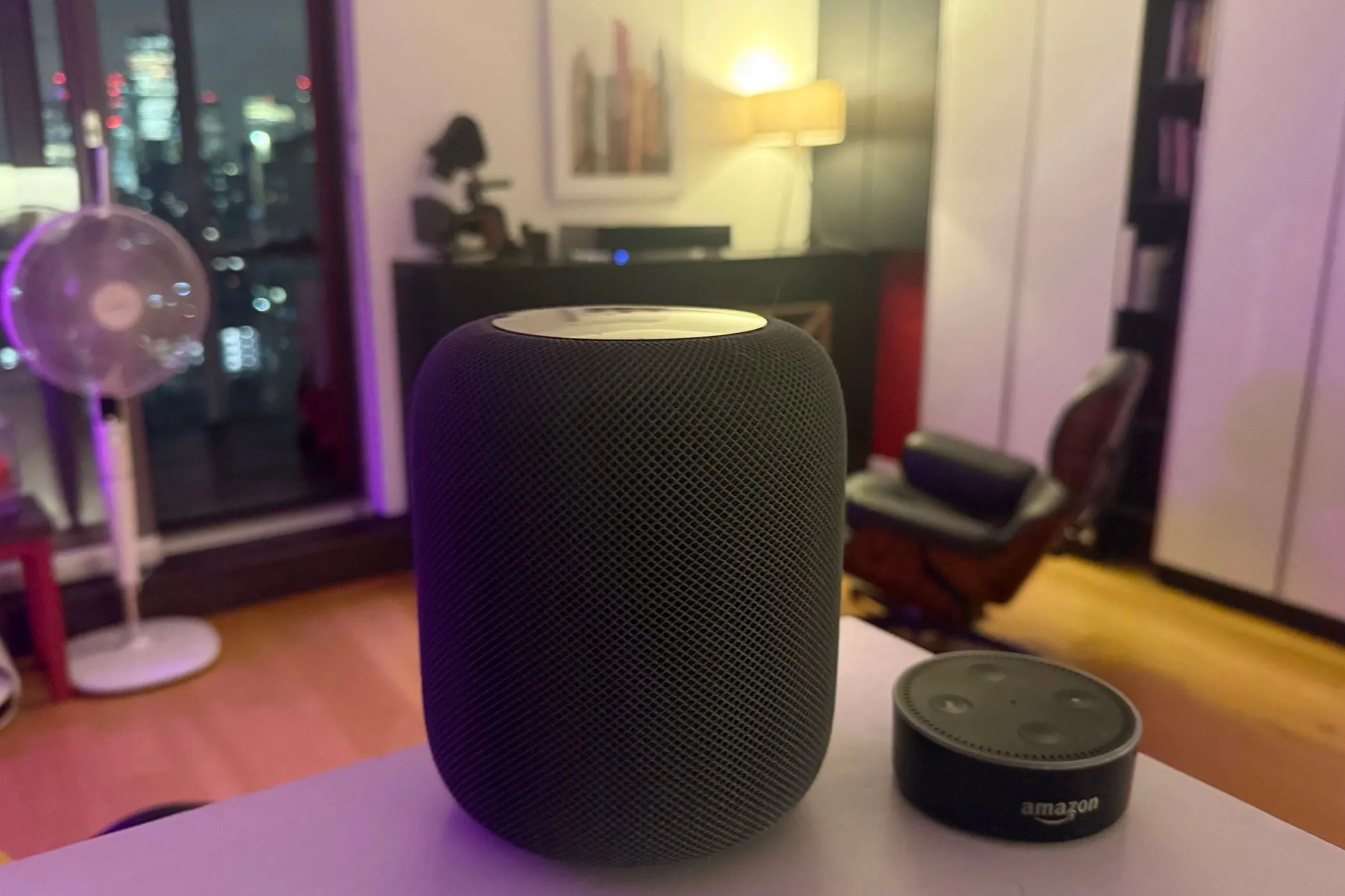 Loa thông minh Apple HomePod và Amazon Echo, minh họa cho thị trường nhà thông minh mà Apple đang đẩy mạnh