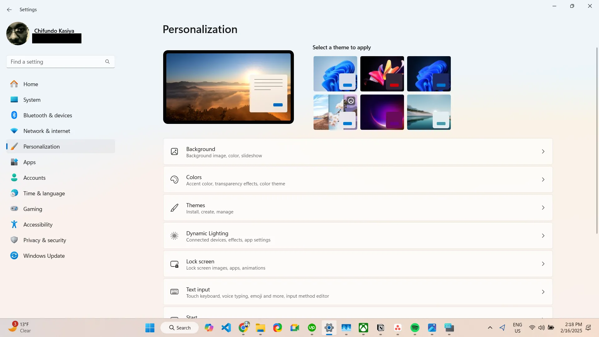 Màn hình Cá nhân hóa trong ứng dụng Cài đặt (Settings) của Windows 11, minh họa phím tắt Win+i giúp truy cập nhanh cài đặt hệ thống.
