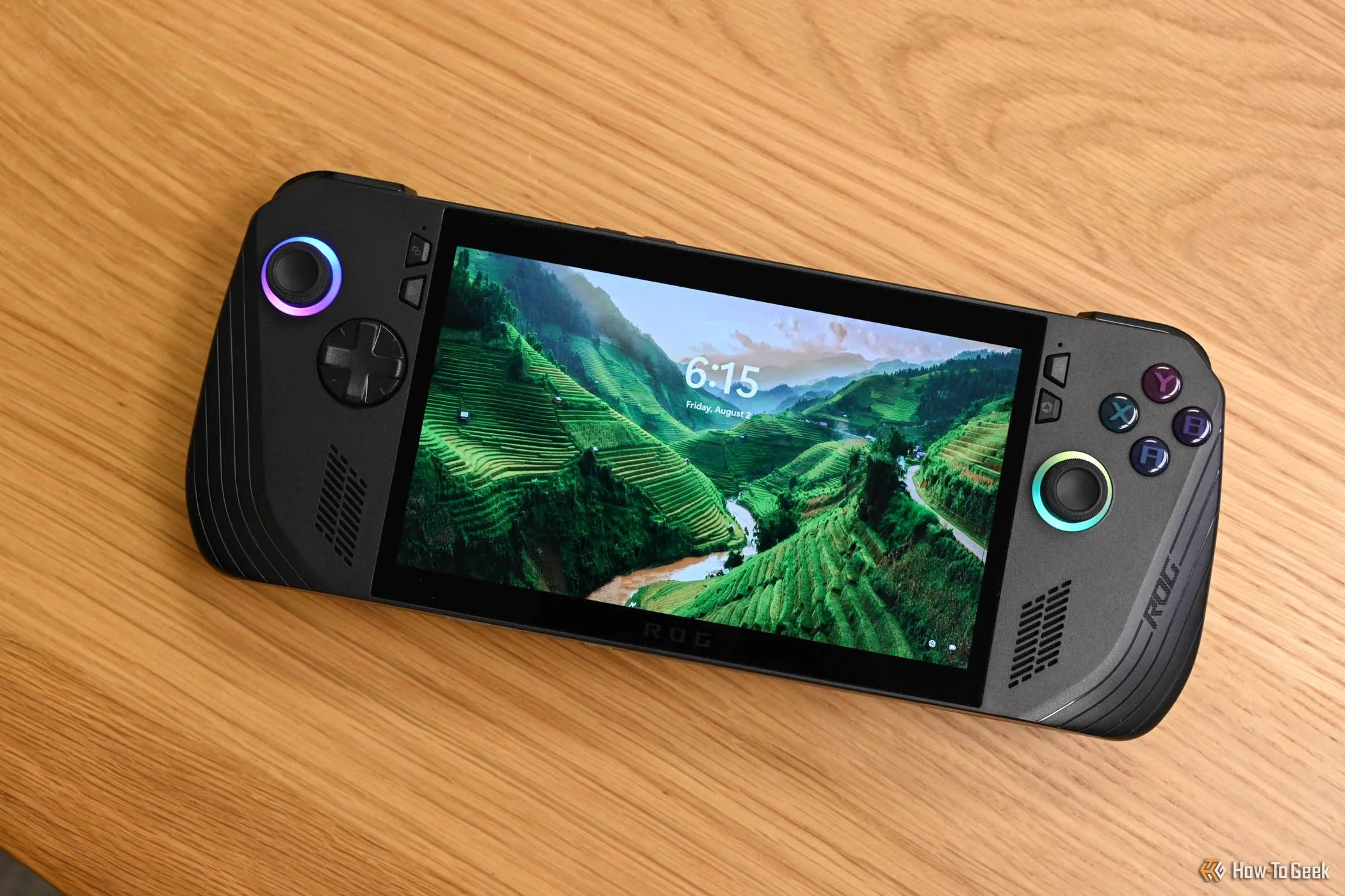 Màn hình khóa trên ASUS ROG Ally X hiển thị bố cục bàn phím ảo mới cho tay cầm chơi game, tăng cường trải nghiệm người dùng