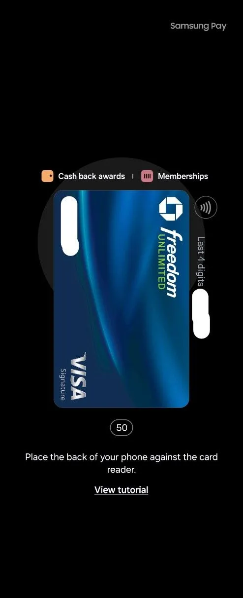 Màn hình Samsung Wallet đang ở chế độ thanh toán, hiển thị biểu tượng yêu cầu đưa điện thoại đến gần thiết bị POS.