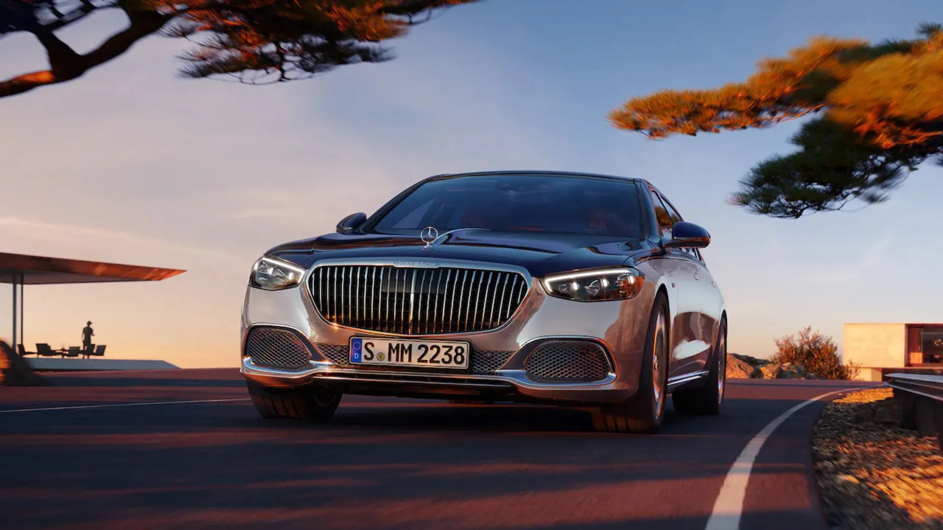 Mercedes-Maybach S 580e 4MATIC 2025 đẳng cấp từ phía trước