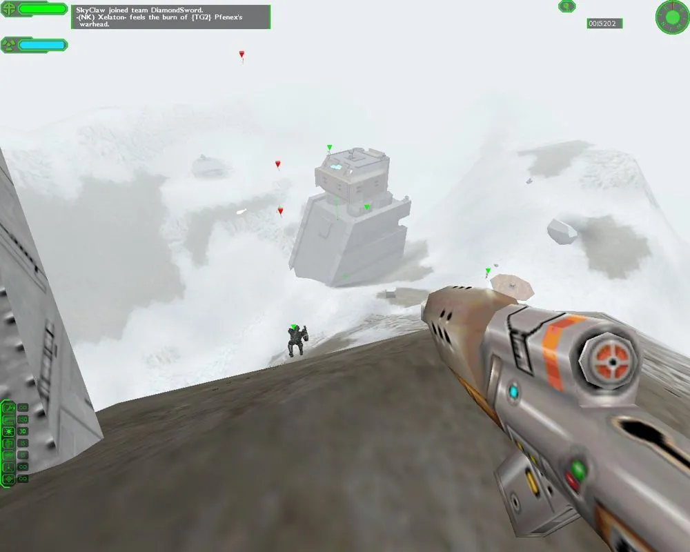 Một cảnh game Starsiege Tribes, nơi kỹ thuật &quot;skiing&quot; ban đầu là exploit đã trở thành tính năng.
