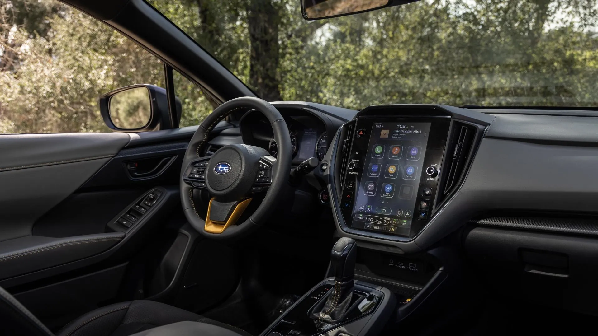 Nội thất thực dụng và rộng rãi của Subaru Crosstrek Wilderness 2024 với màn hình giải trí trung tâm lớn