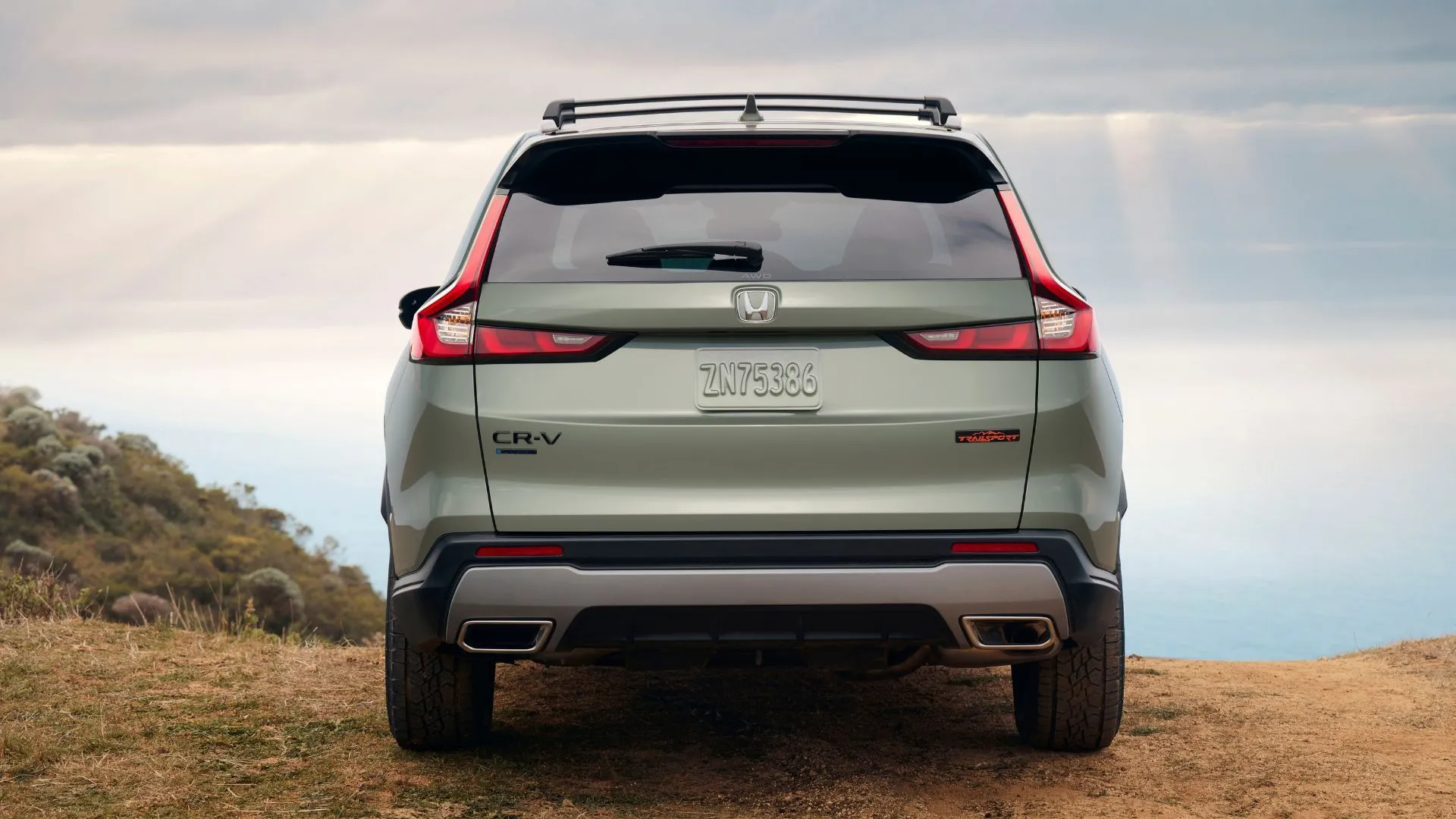 Phần đuôi xe Honda CR-V TrailSport Hybrid 2026, thể hiện sự cứng cáp và thể thao.