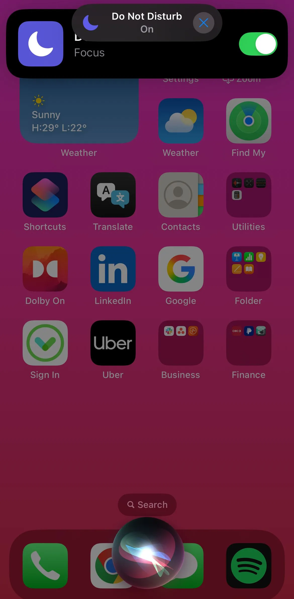 Siri kích hoạt chế độ Không làm phiền (Do Not Disturb) trên iPhone để tập trung làm việc