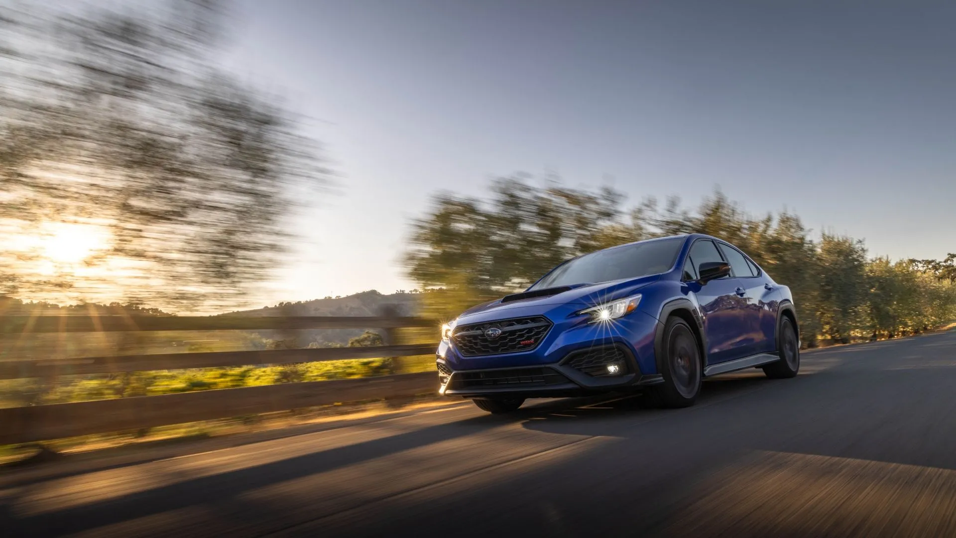 Subaru WRX tS 2025 màu xám, phiên bản sedan thể thao hiệu suất cao với hộp số sàn