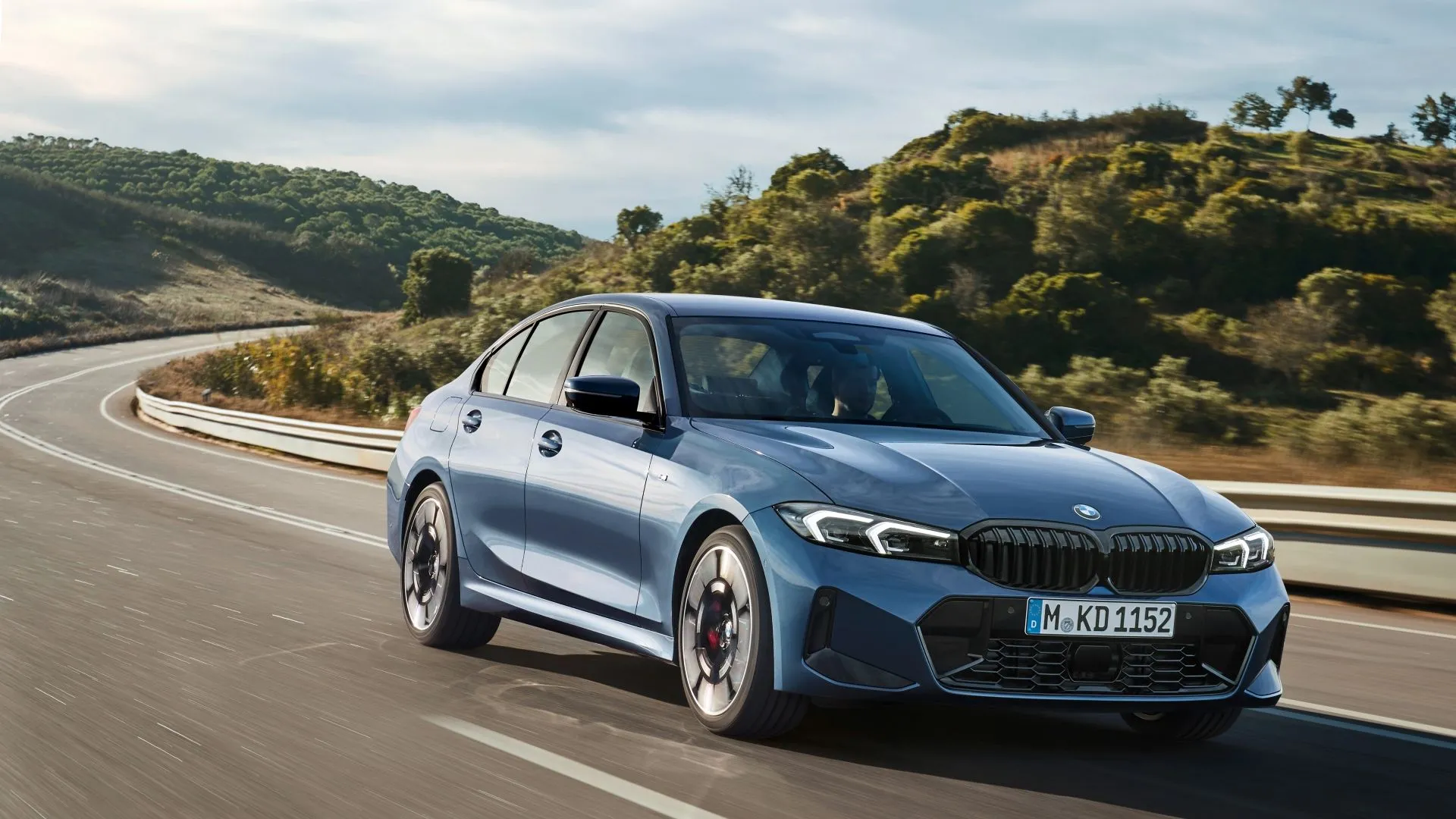 Thiết kế hiện đại và mạnh mẽ của BMW 3-Series 2025 màu đen, góc nhìn từ phía trước