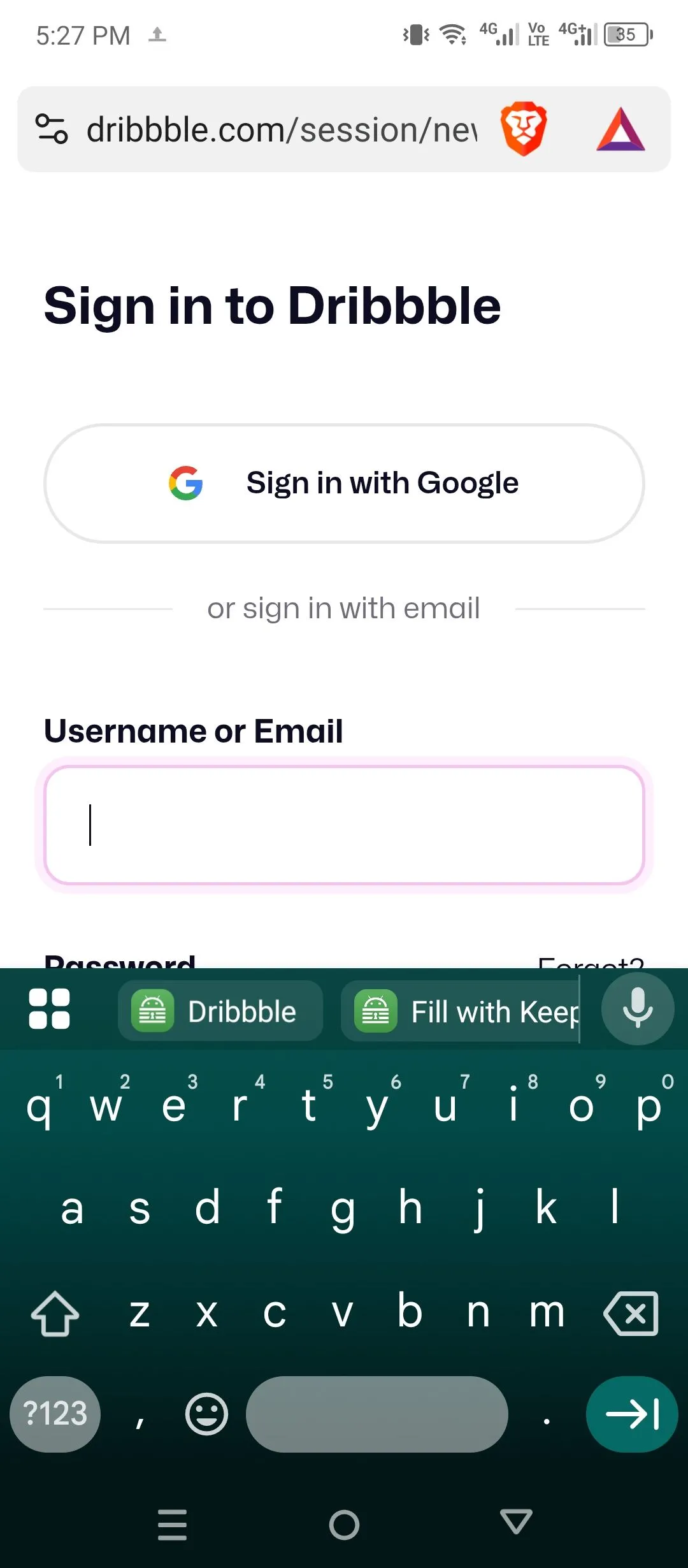 Tính năng tự động điền mật khẩu của KeePass2Android đang hoạt động khi đăng nhập vào một trang web, giúp người dùng tiết kiệm thời gian và đảm bảo chính xác.
