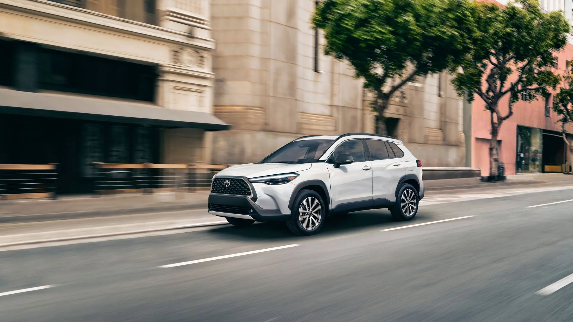 Toyota Corolla Cross 2025 màu trắng tinh khiết
