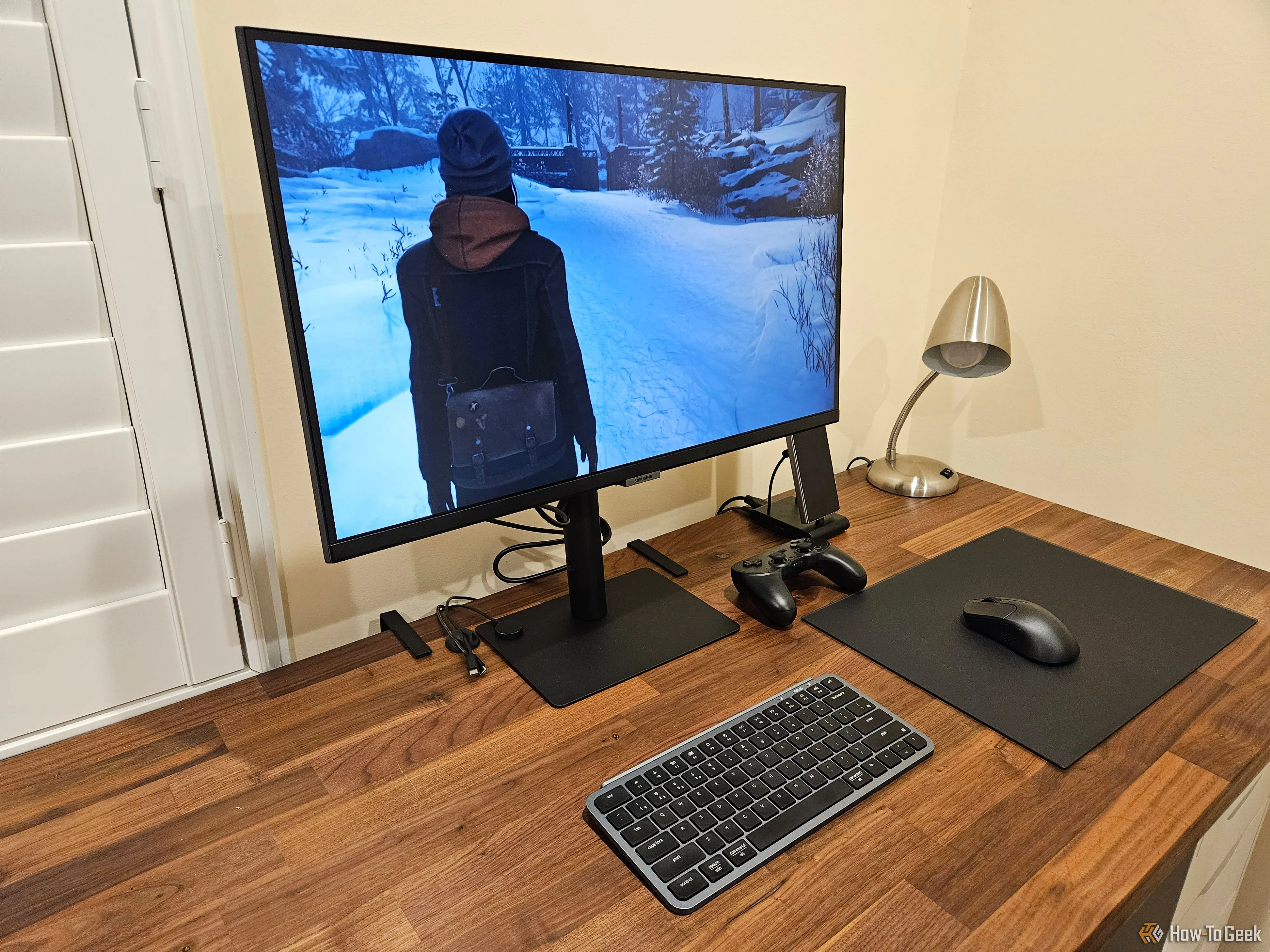 Trò chơi Life Is Strange Double Exposure hiển thị trên màn hình lớn qua Samsung Galaxy Z Fold 6 sử dụng Samsung DeX và GeForce NOW, minh họa khả năng chơi game PC trên điện thoại.