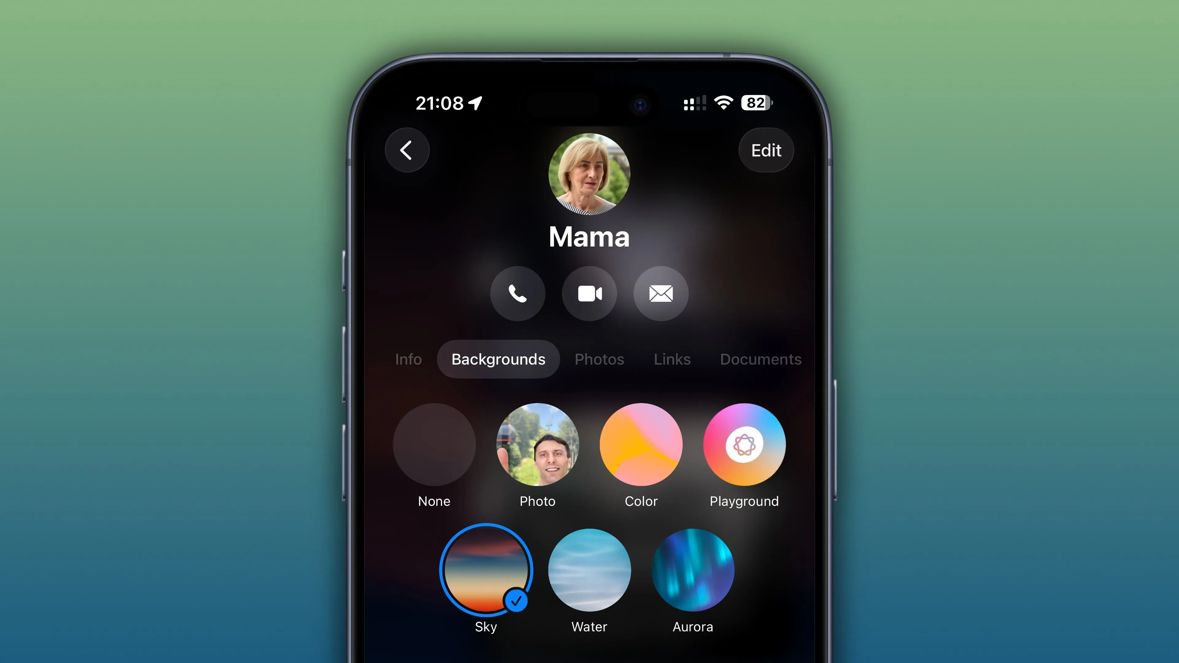 Ứng dụng Tin nhắn trên iPhone hiển thị các hình nền trò chuyện tùy chỉnh của iOS 26, bao gồm tùy chọn tạo nền AI mới.
