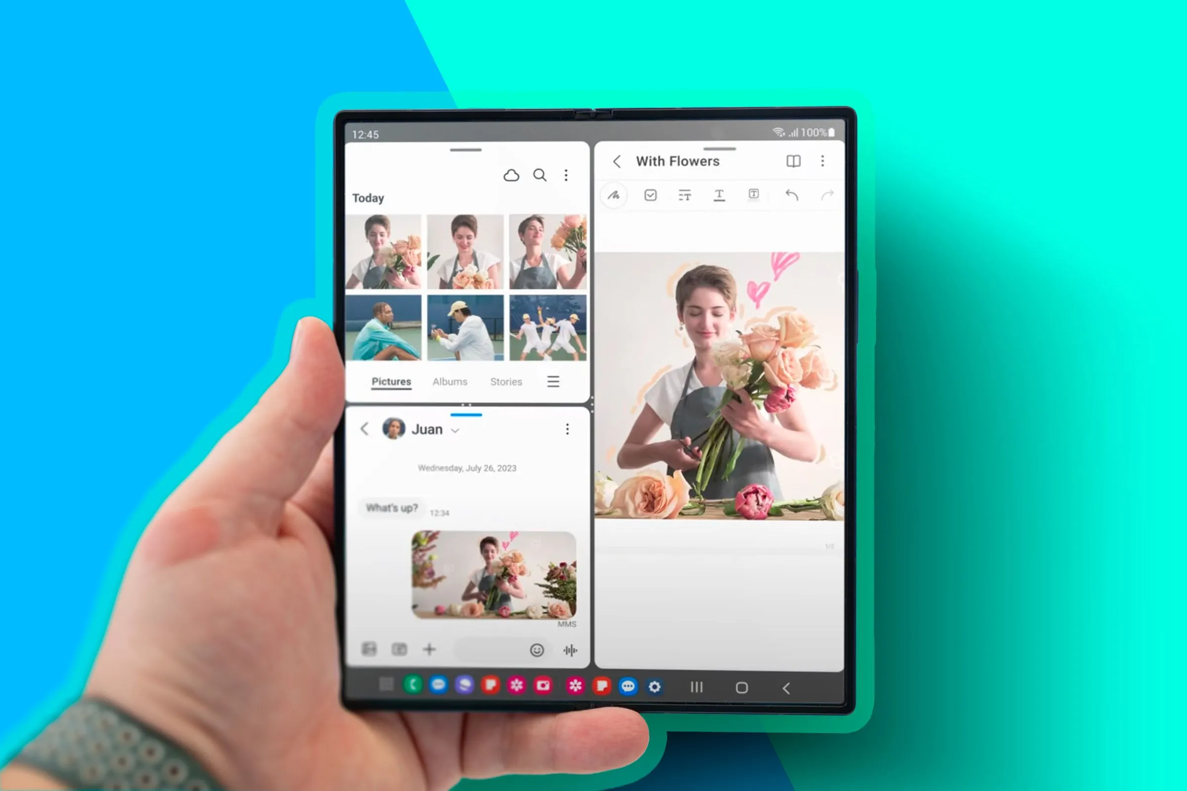 Một bàn tay cầm điện thoại Galaxy Z Fold với nhiều ứng dụng chia đôi màn hình, tối ưu hóa không gian làm việc di động