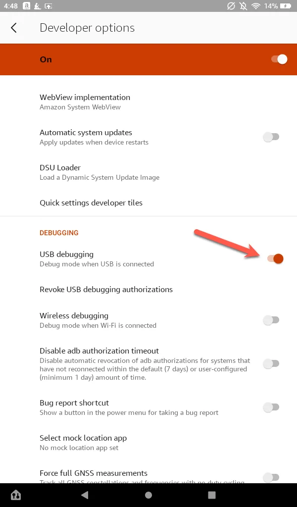 Tùy chọn 'Enable ADB' được kích hoạt trong menu 'Developer Options' trên Amazon Fire Tablet thế hệ cũ.