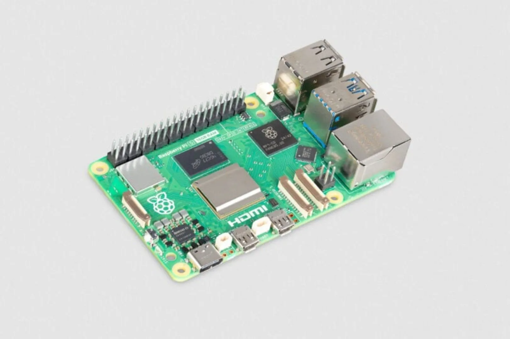Bo mạch Raspberry Pi 5 B 16GB, một thiết bị phổ biến để chạy Home Assistant cục bộ.
