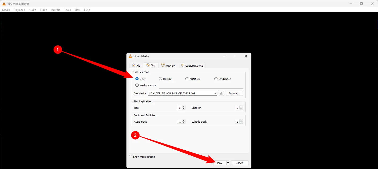 Cửa sổ &quot;Open Media&quot; trong VLC, với tùy chọn &quot;Disk&quot; được chọn và nút &quot;Play&quot; nổi bật, hướng dẫn người dùng phát DVD
