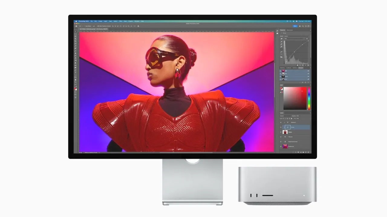 Máy tính Apple Mac Studio chạy Photoshop, minh họa cho sự phụ thuộc vào các ứng dụng chuyên nghiệp trên các nền tảng truyền thống